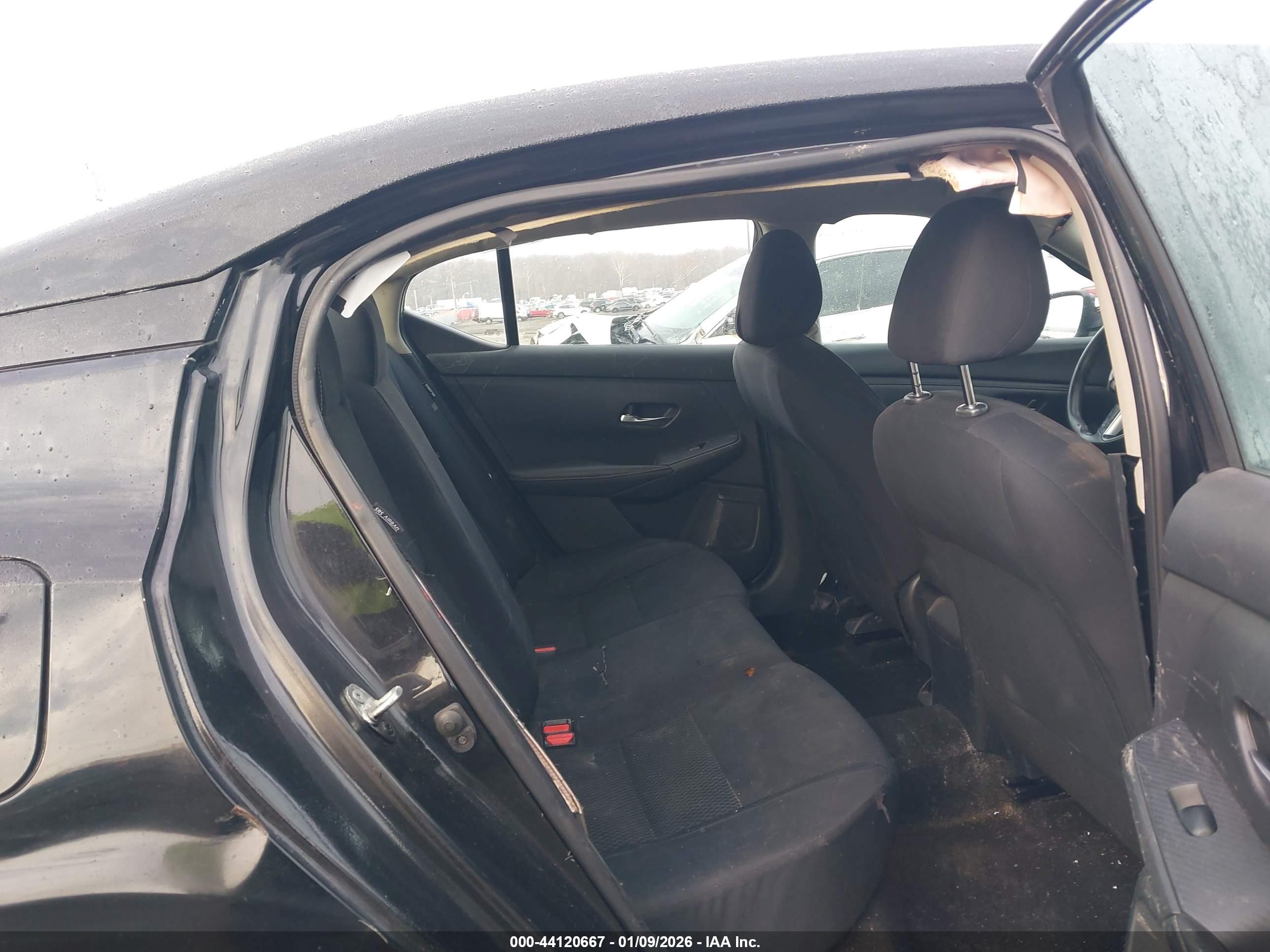 NISSAN SENTRA image 8