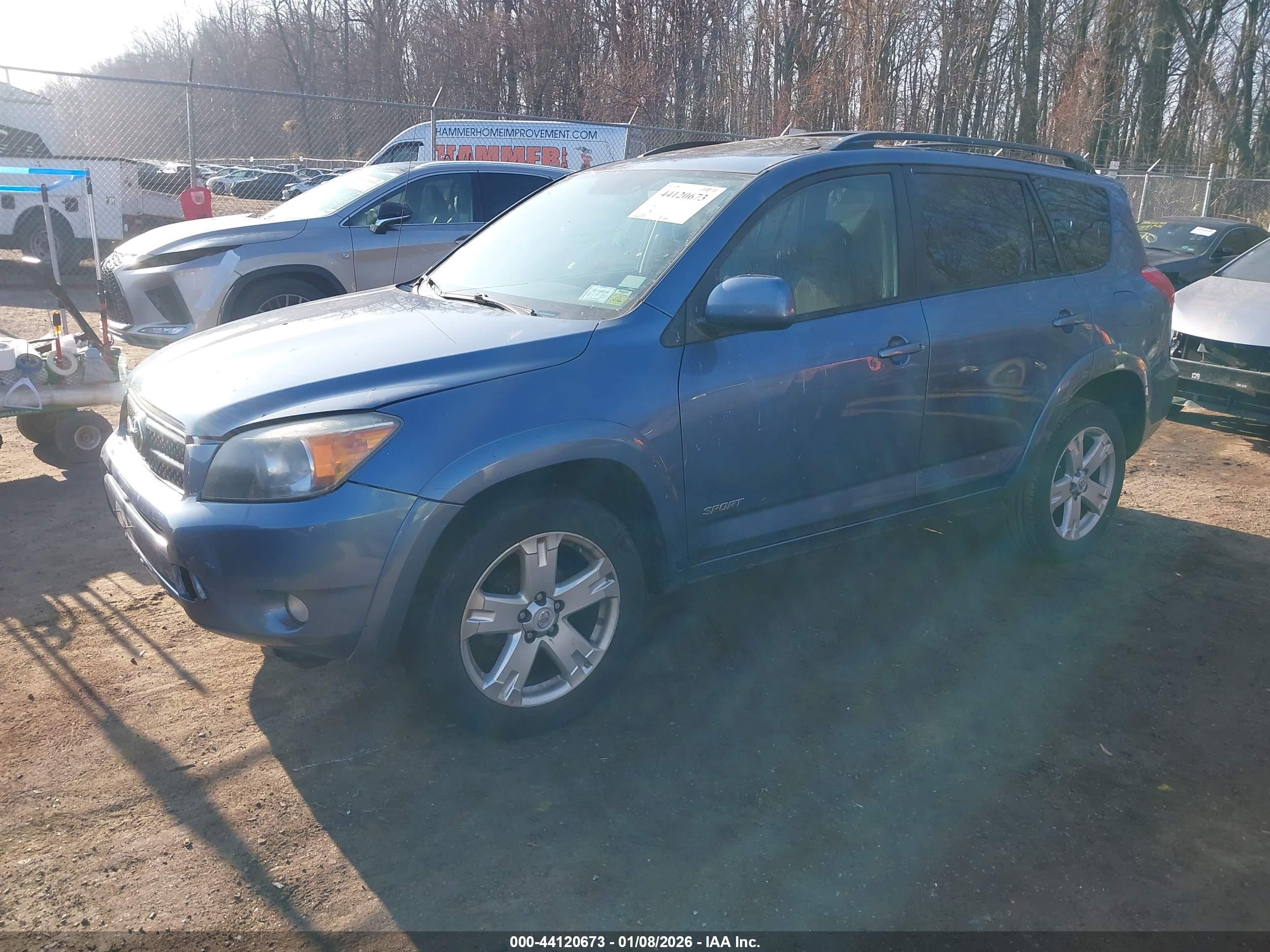 TOYOTA RAV4 image 2