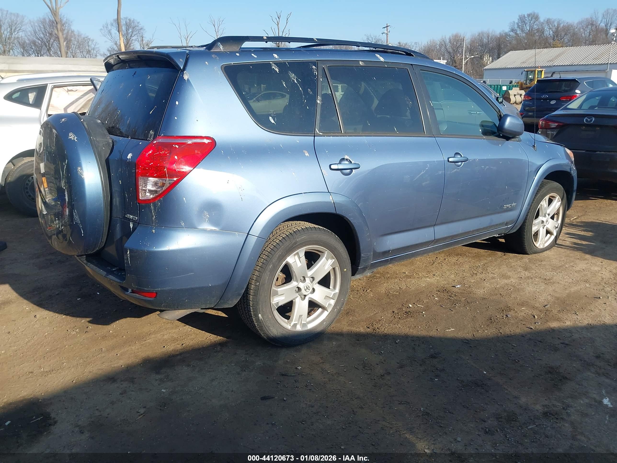 TOYOTA RAV4 image 4