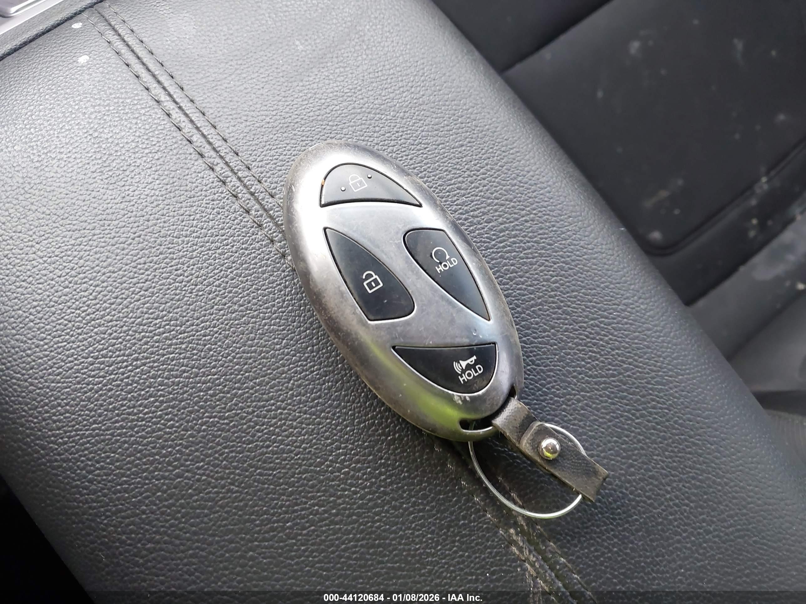 HYUNDAI TUCSON image 11
