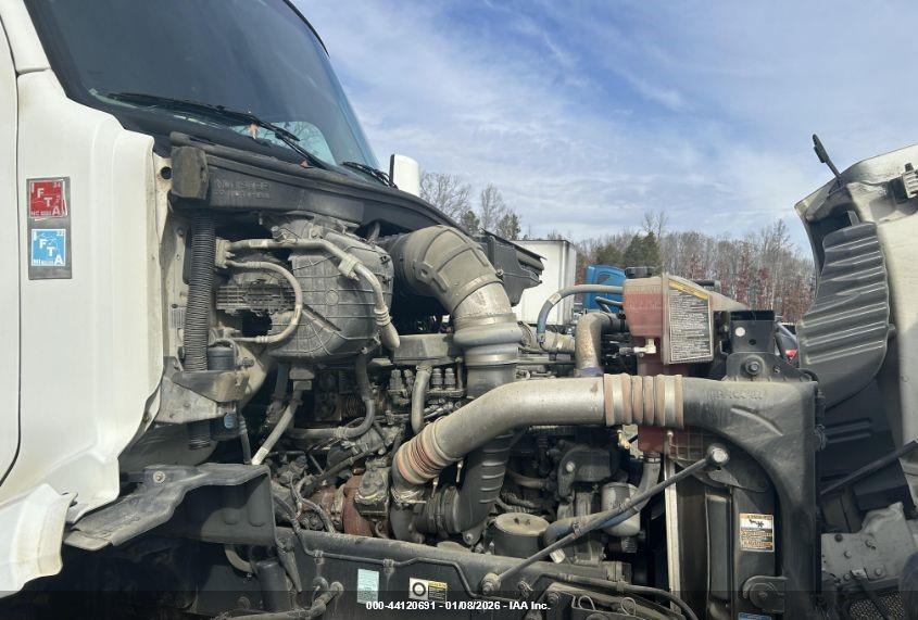 PETERBILT 579 image 10