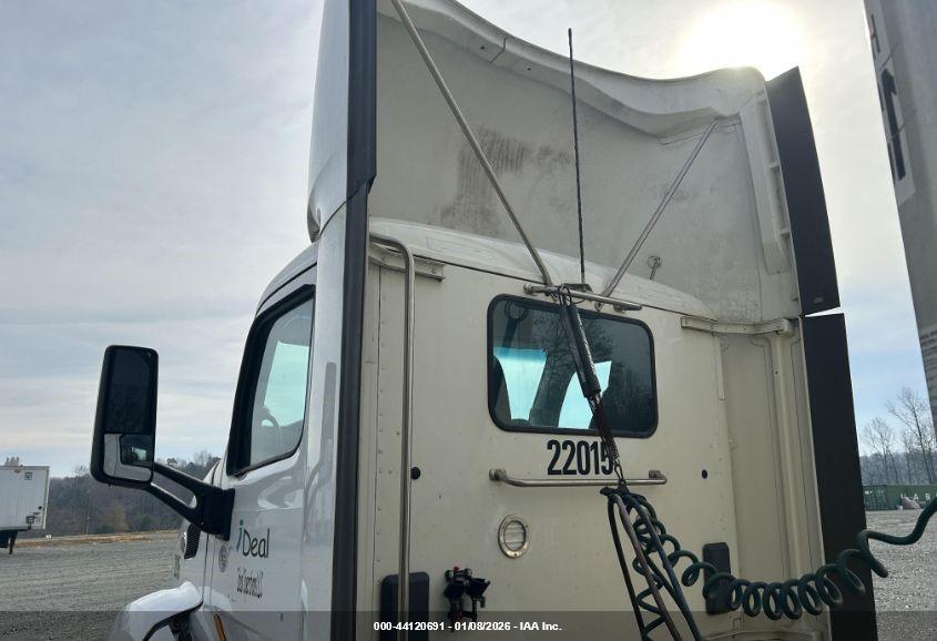 PETERBILT 579 image 3