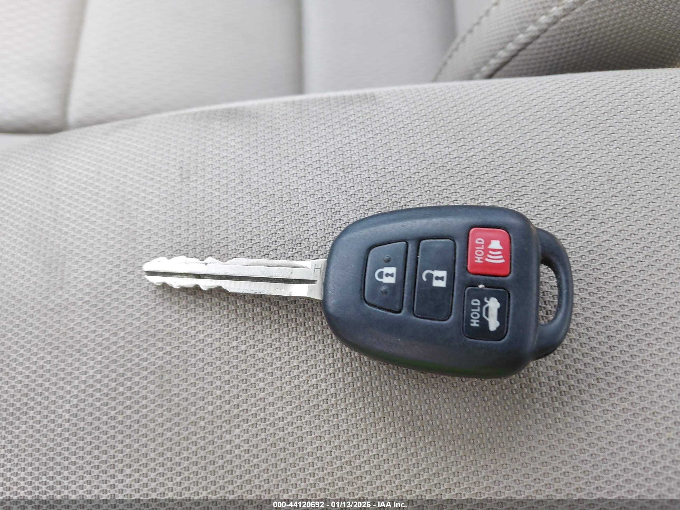 TOYOTA COROLLA image 11