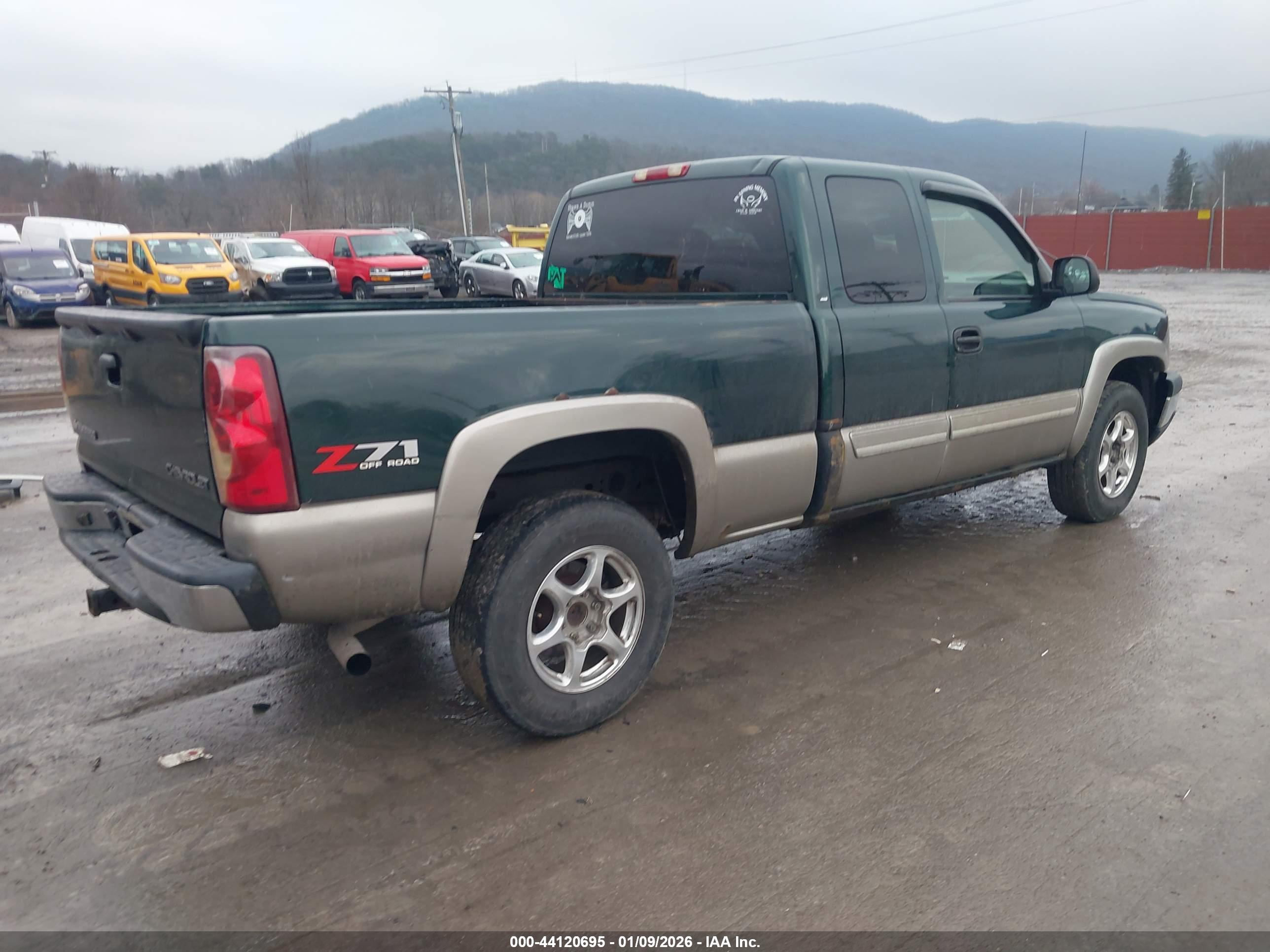 CHEVROLET SILVERADO image 4