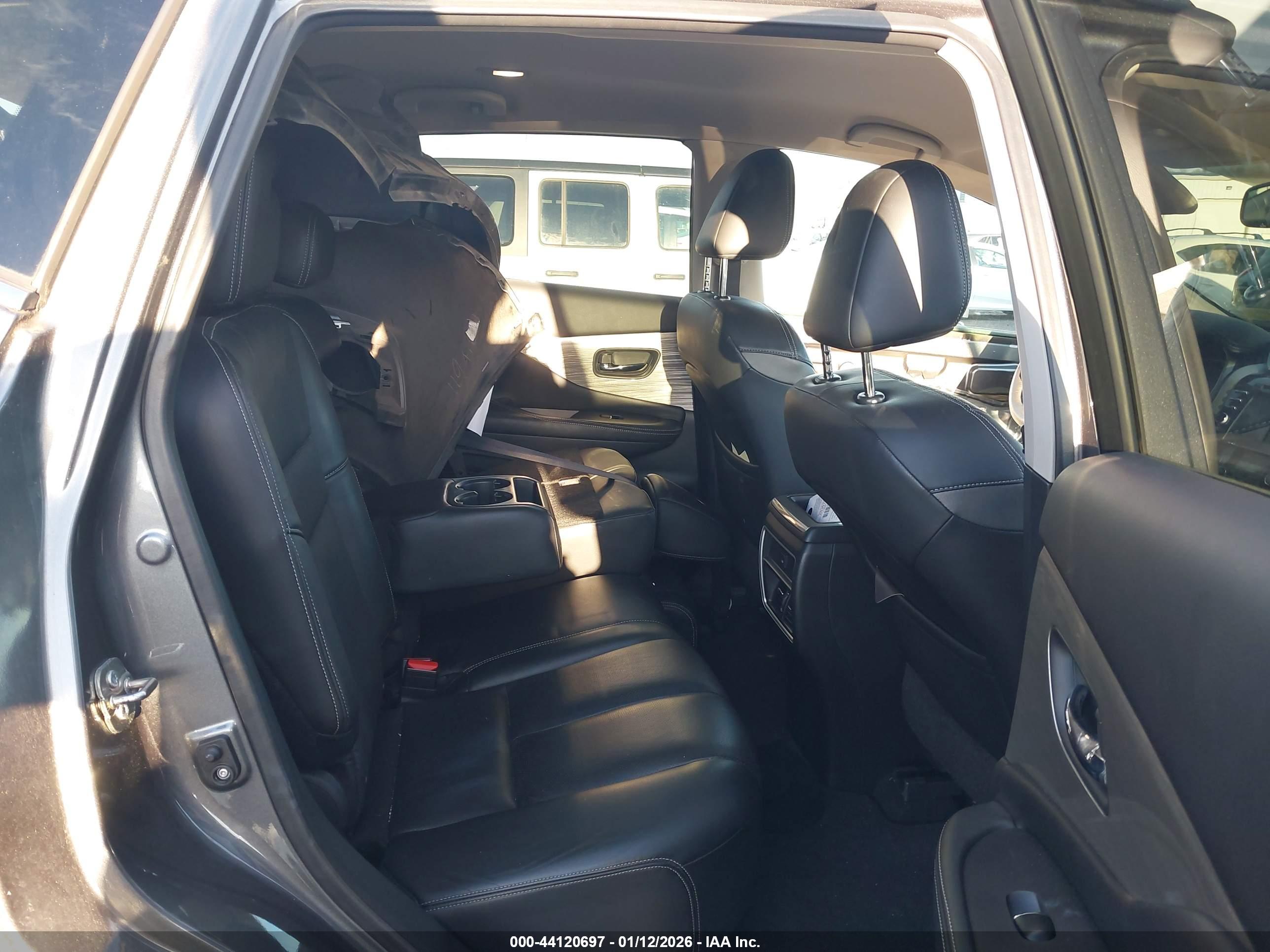 NISSAN MURANO image 8