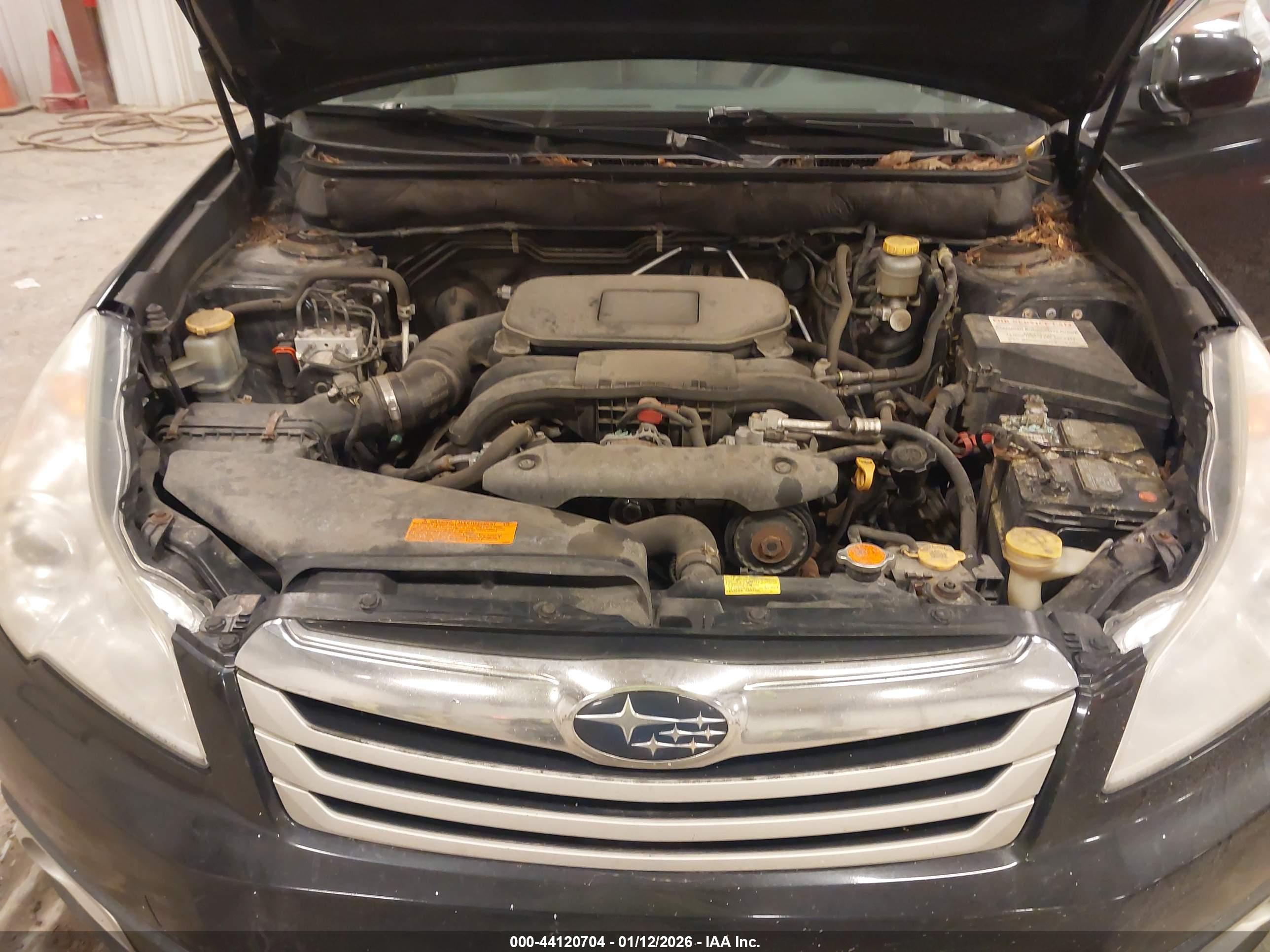 SUBARU OUTBACK image 10