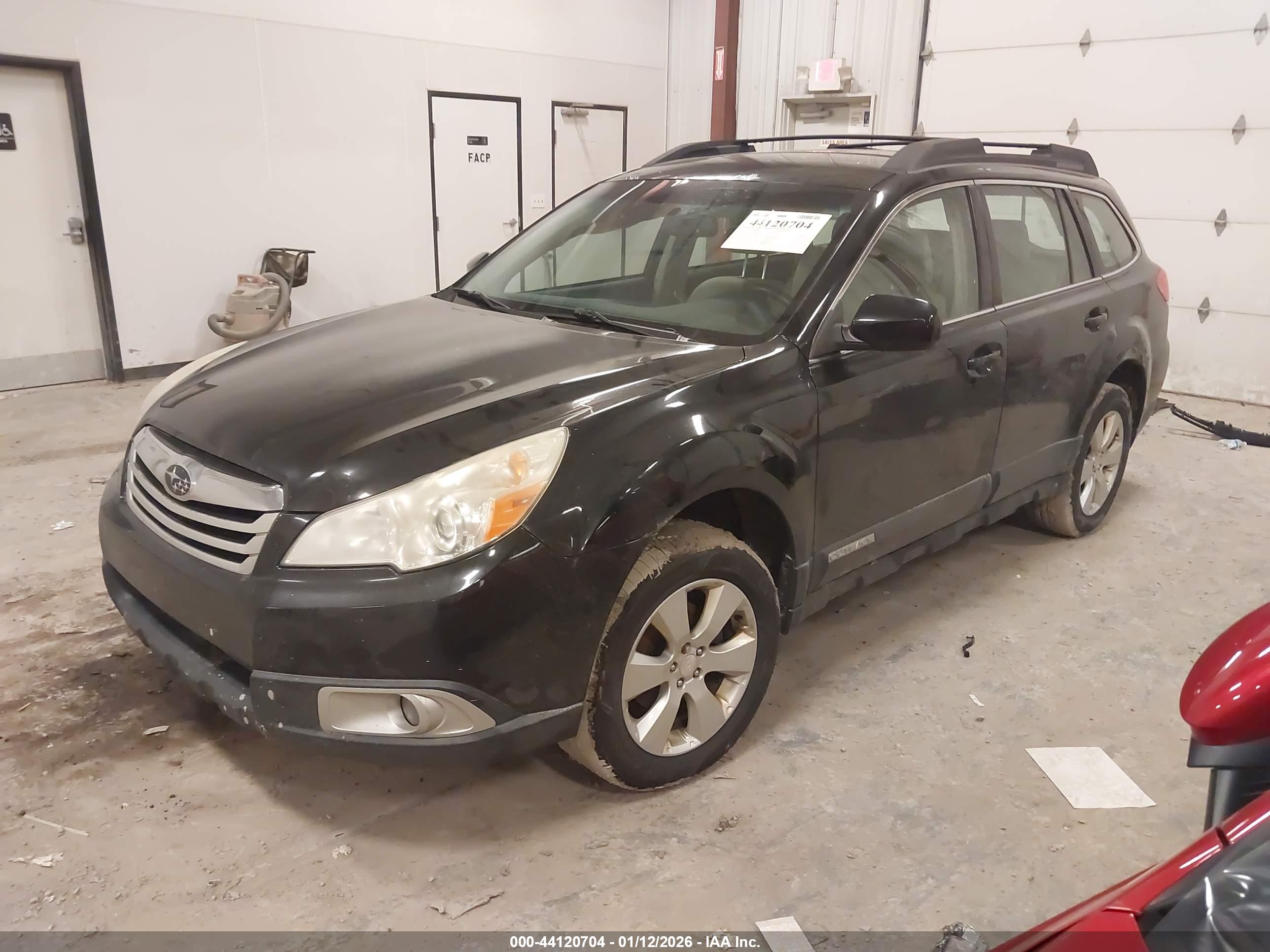 SUBARU OUTBACK image 2