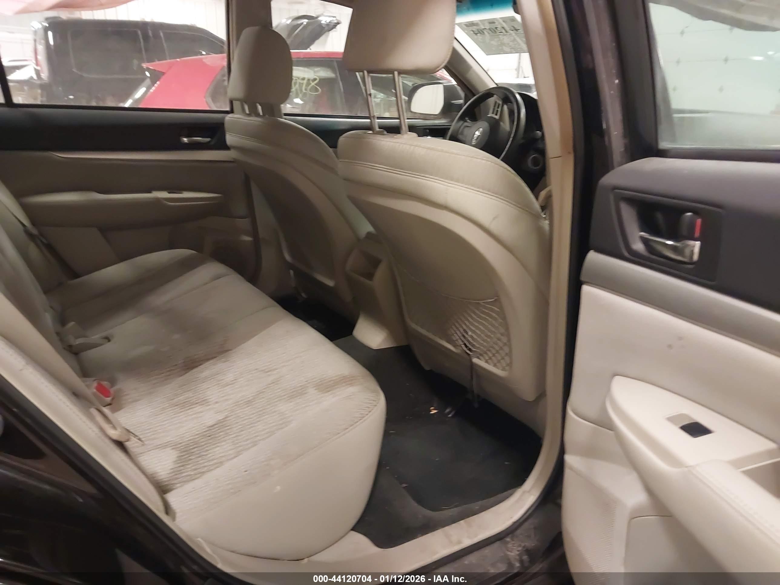 SUBARU OUTBACK image 8