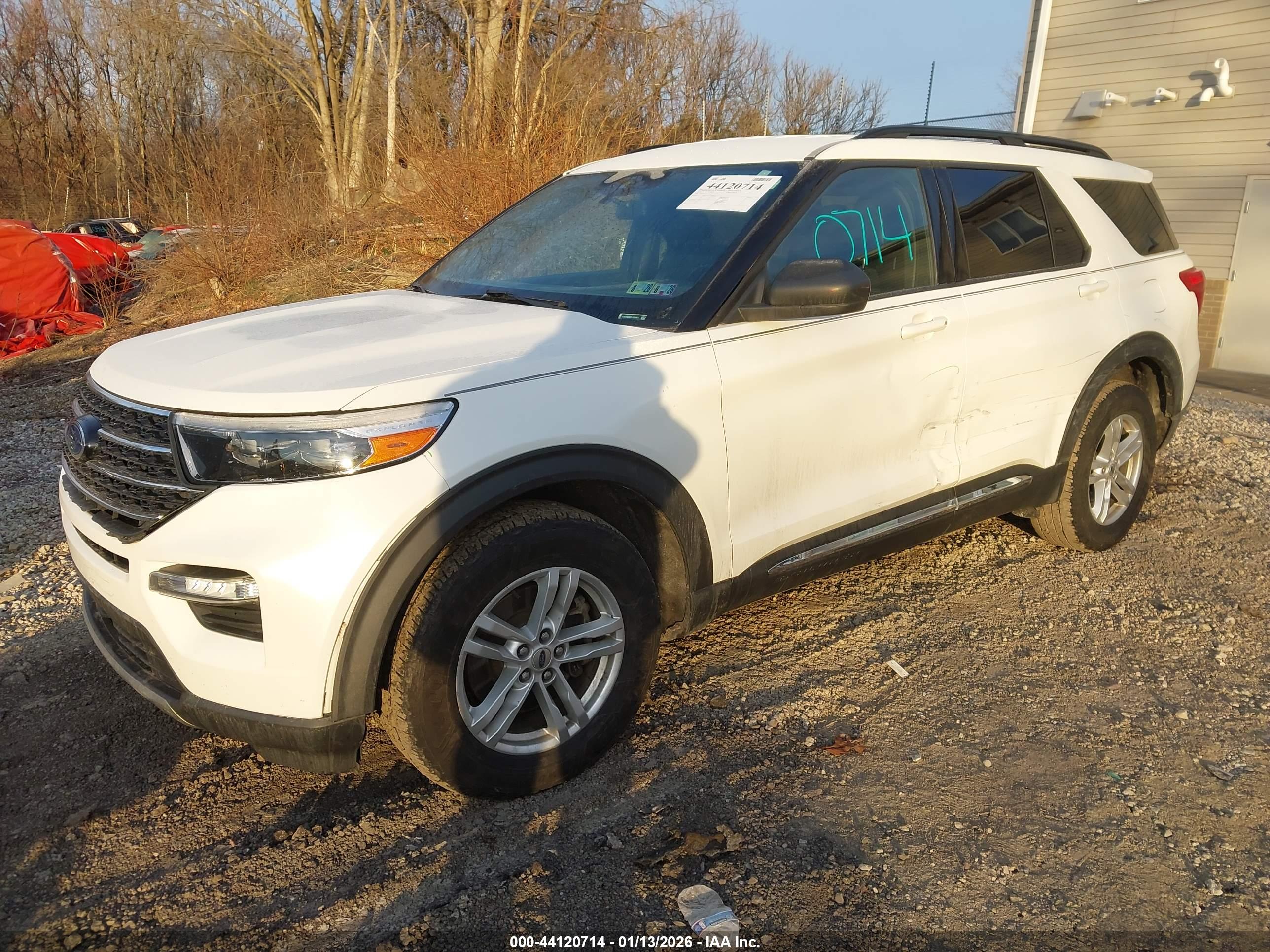 FORD EXPLORER image 2