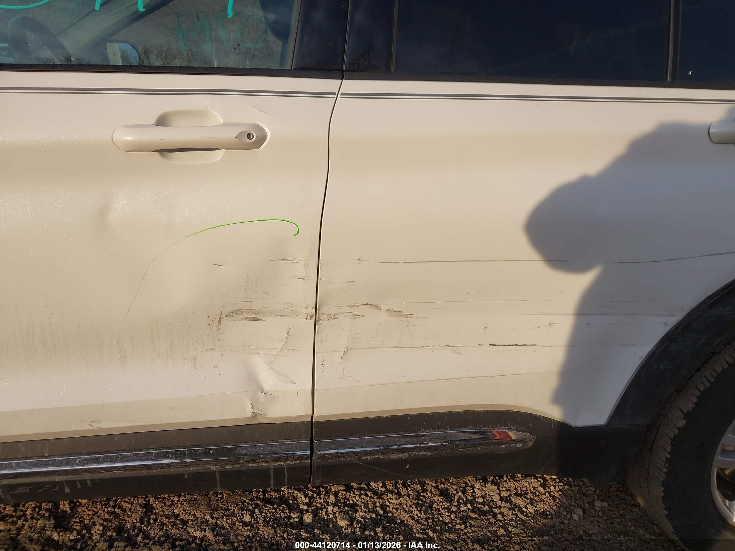 FORD EXPLORER image 6