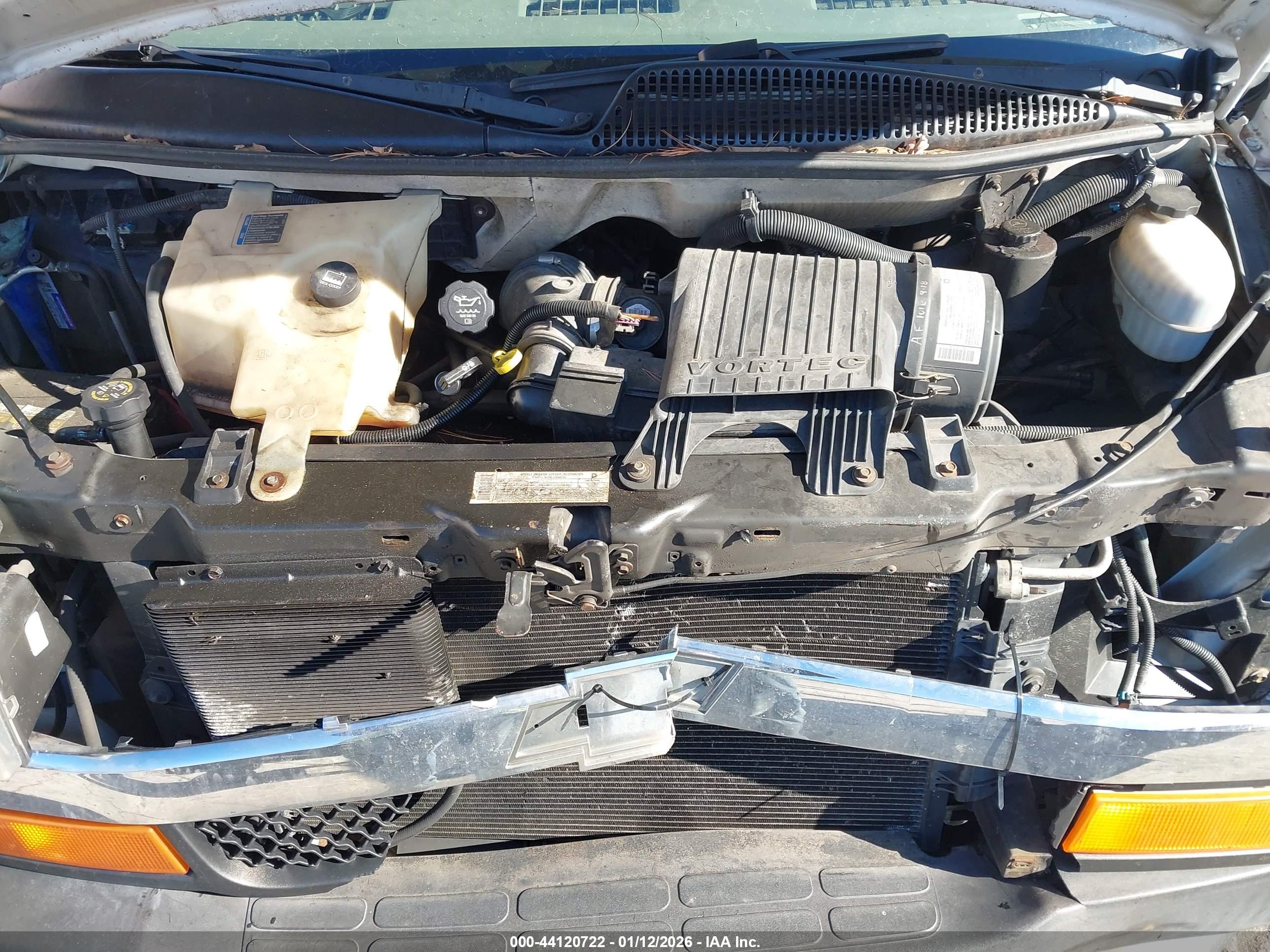 CHEVROLET EXPRESS image 10