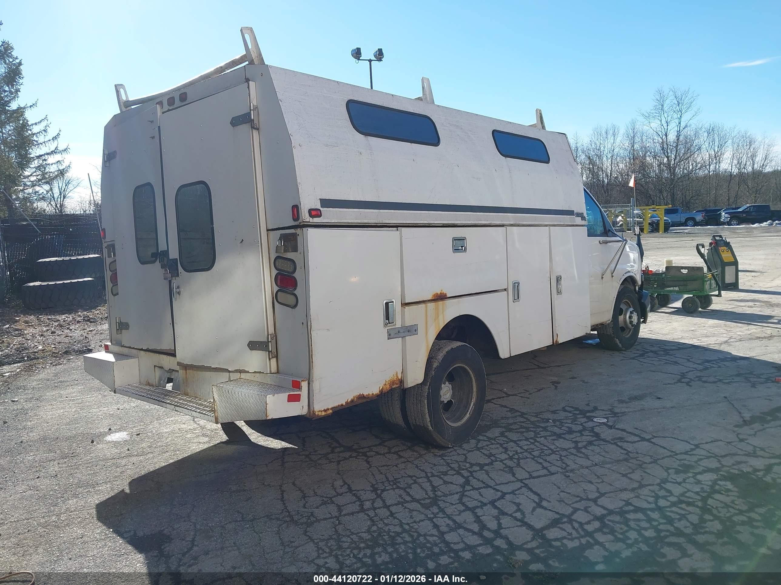 CHEVROLET EXPRESS image 4
