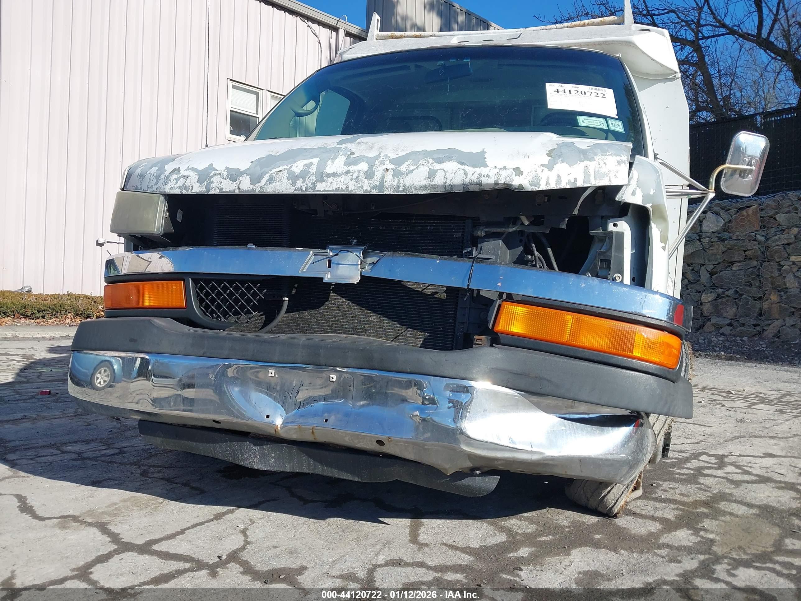 CHEVROLET EXPRESS image 6