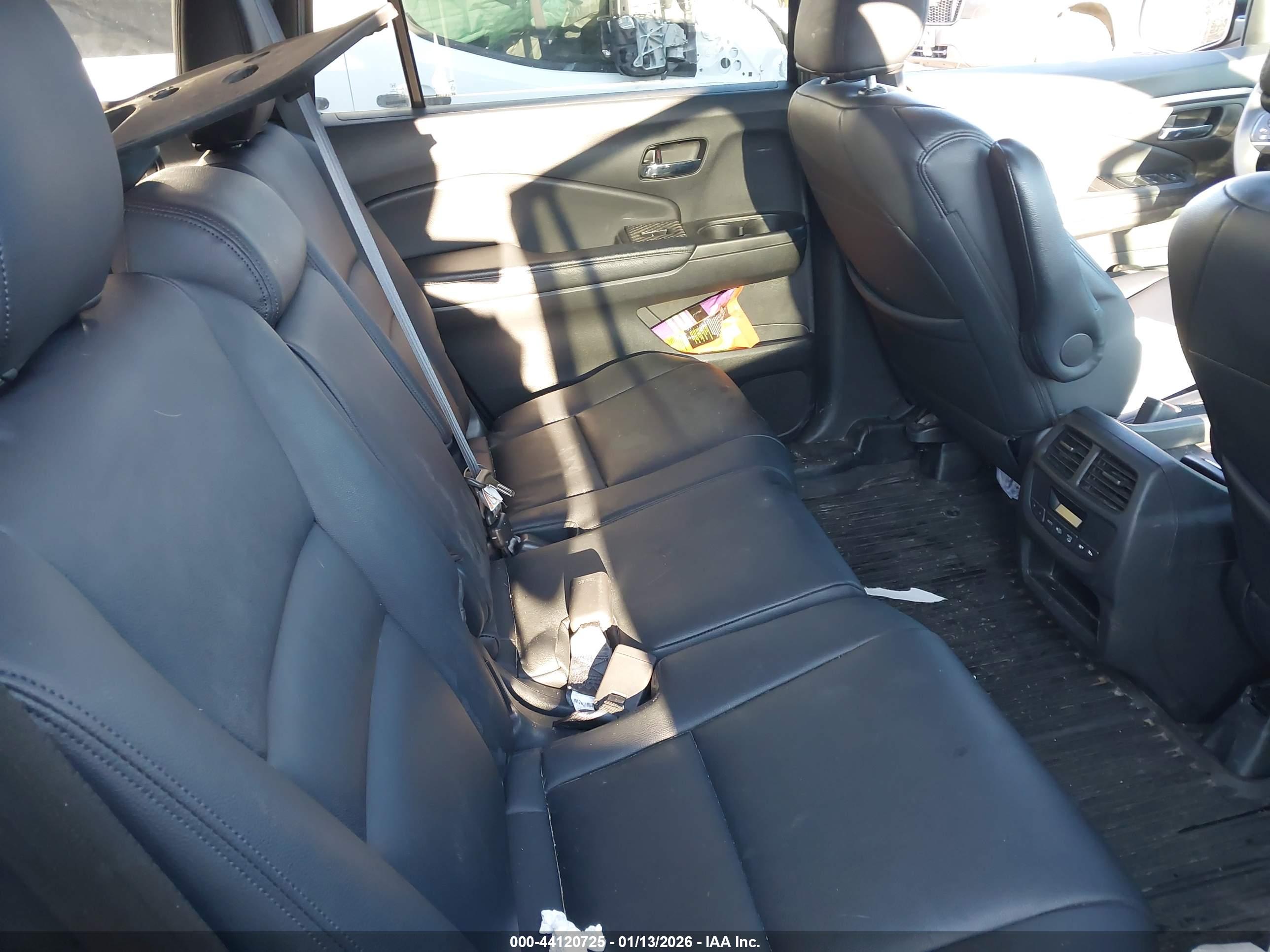 HONDA PILOT image 8