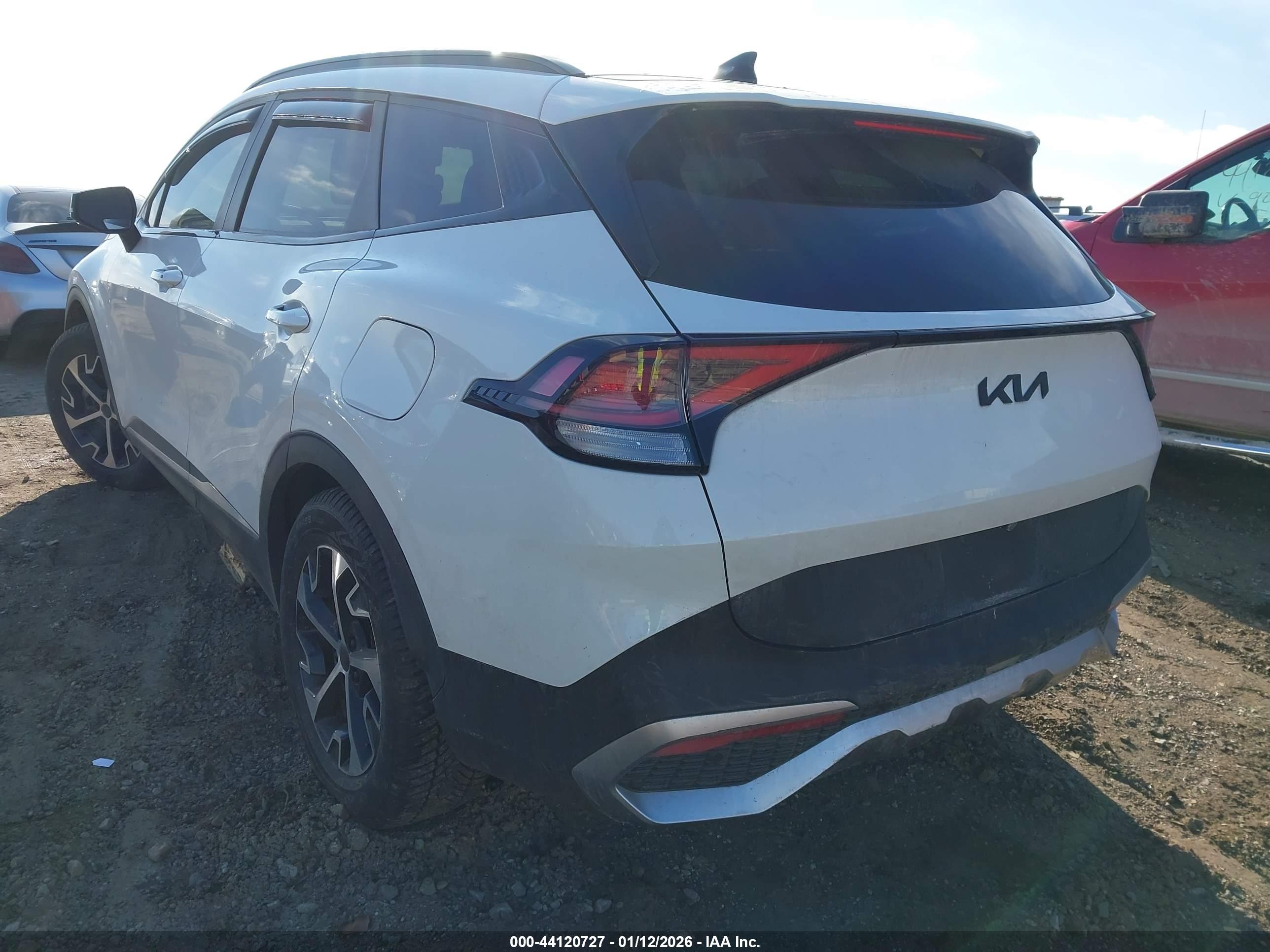 KIA SPORTAGE image 3