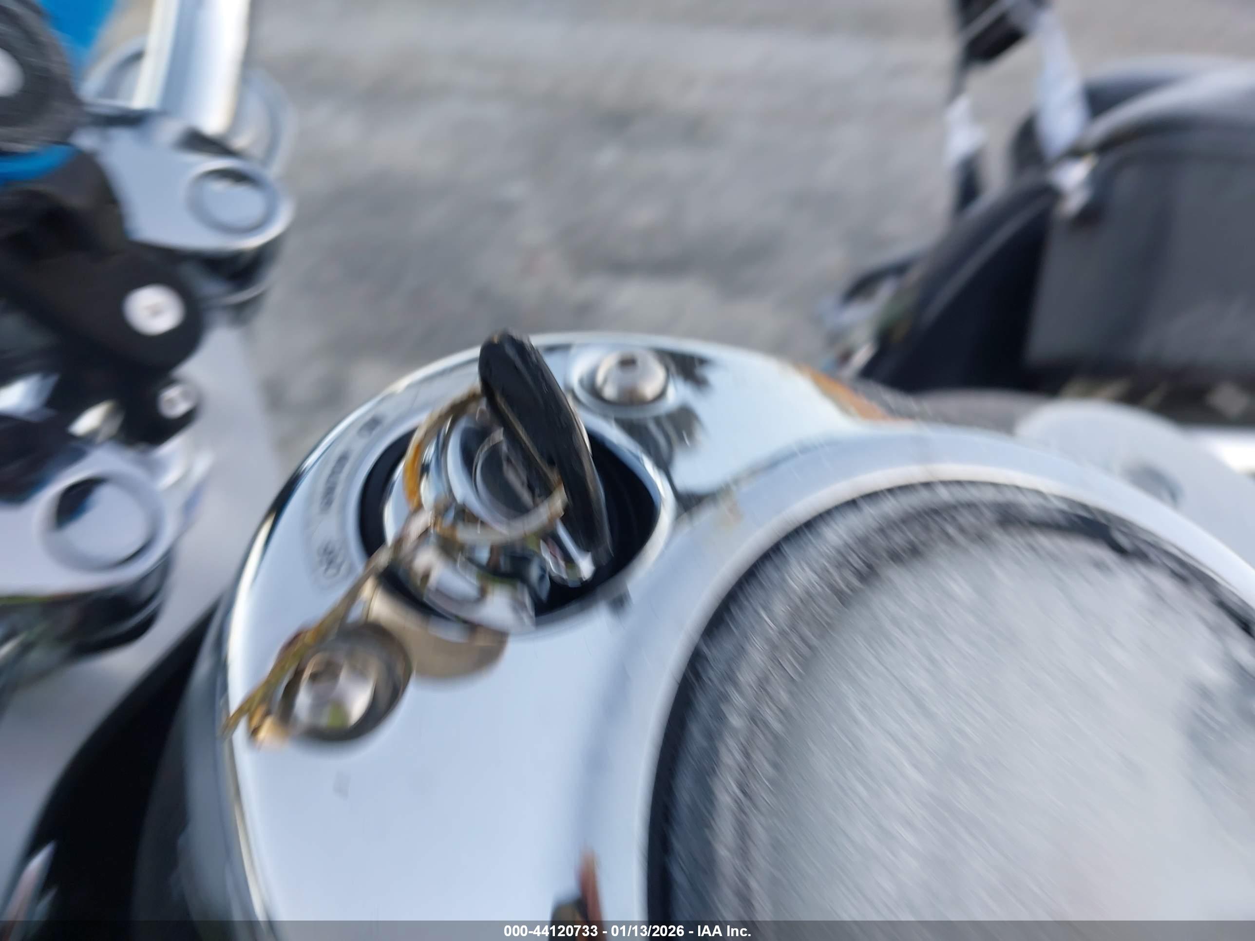 KAWASAKI VN1600 image 11