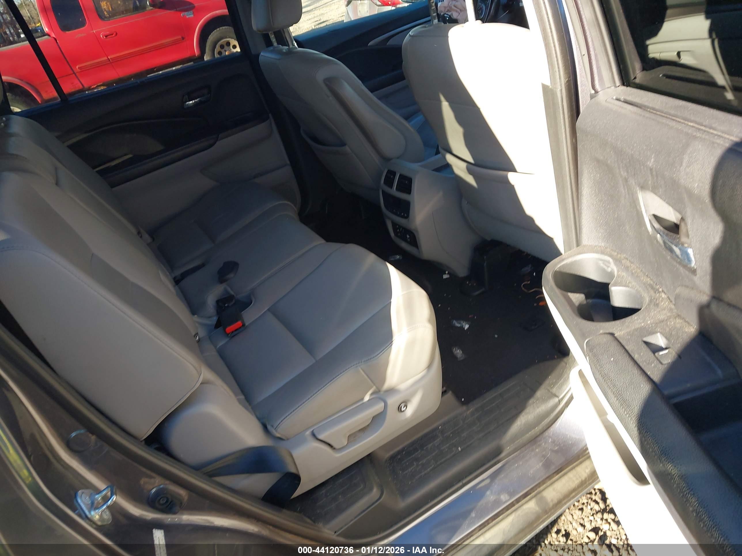 HONDA PILOT image 8