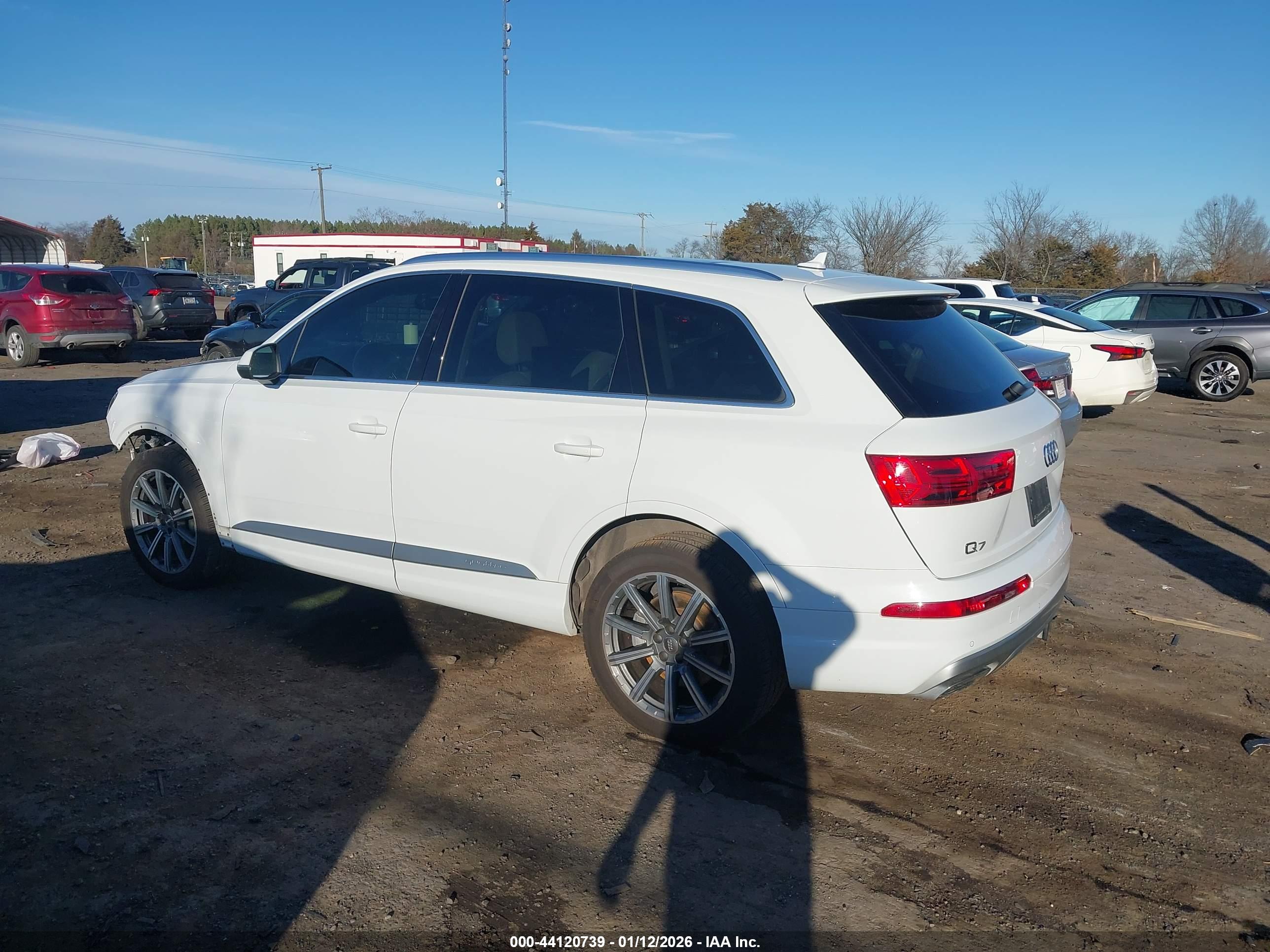 AUDI Q7 image 3