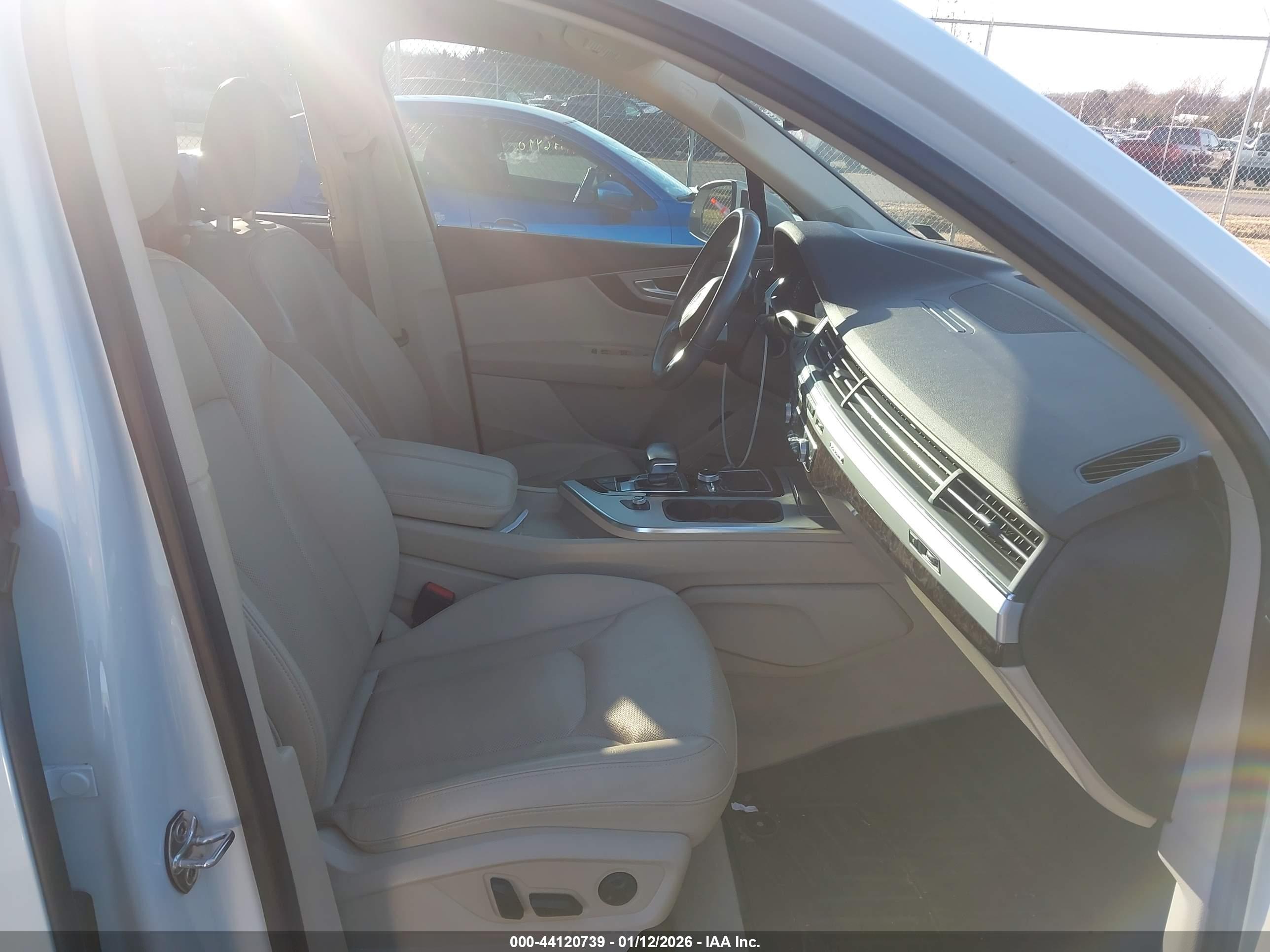AUDI Q7 image 5