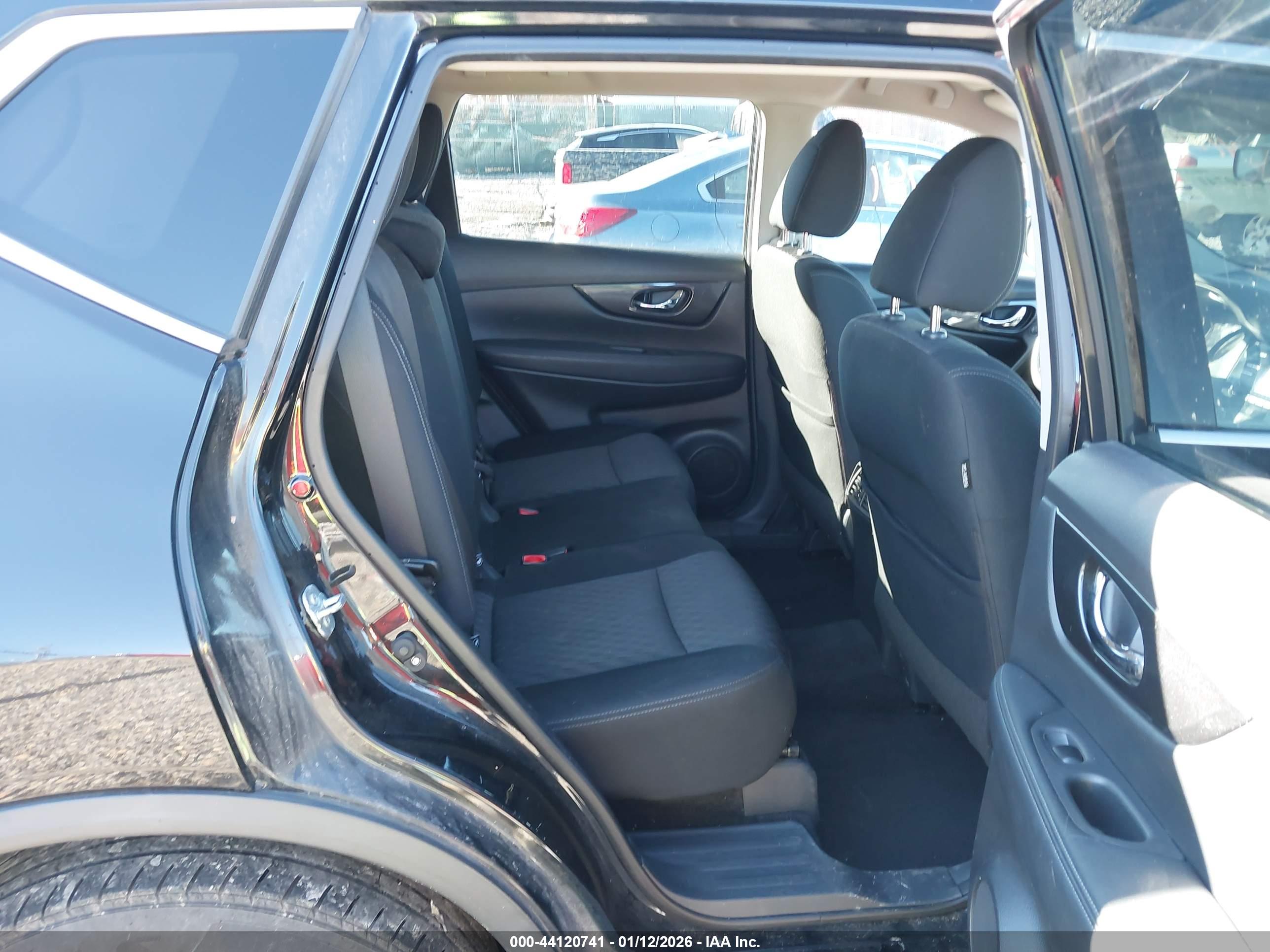 NISSAN ROGUE image 8