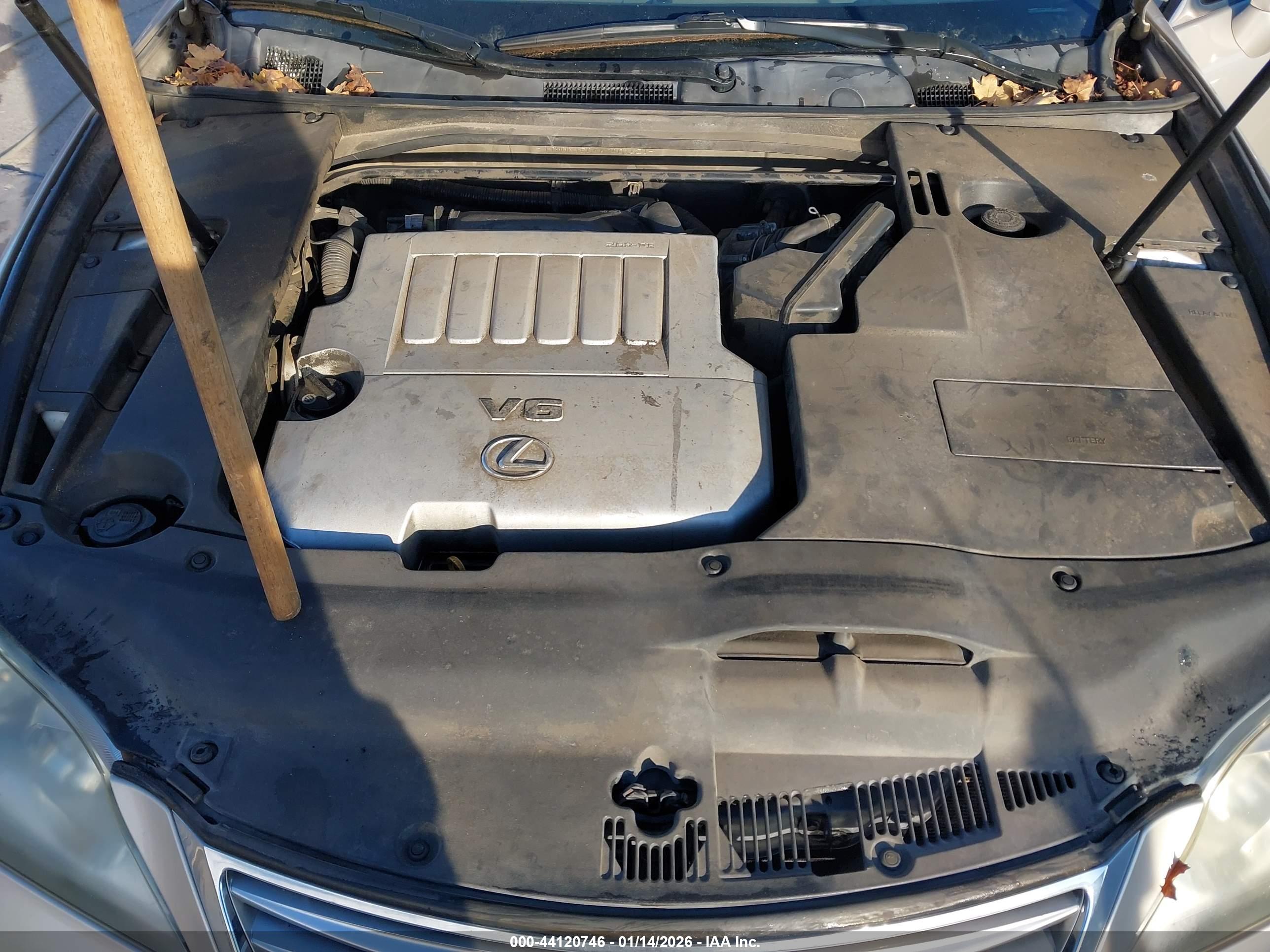 LEXUS ES image 10