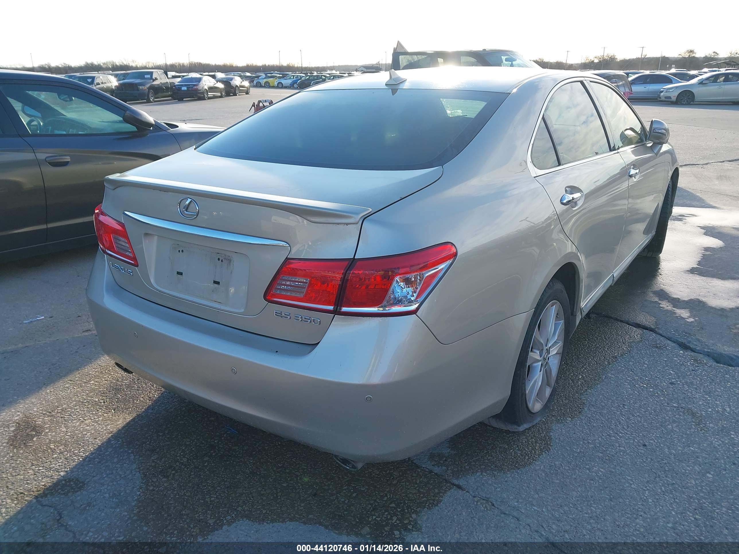 LEXUS ES image 4