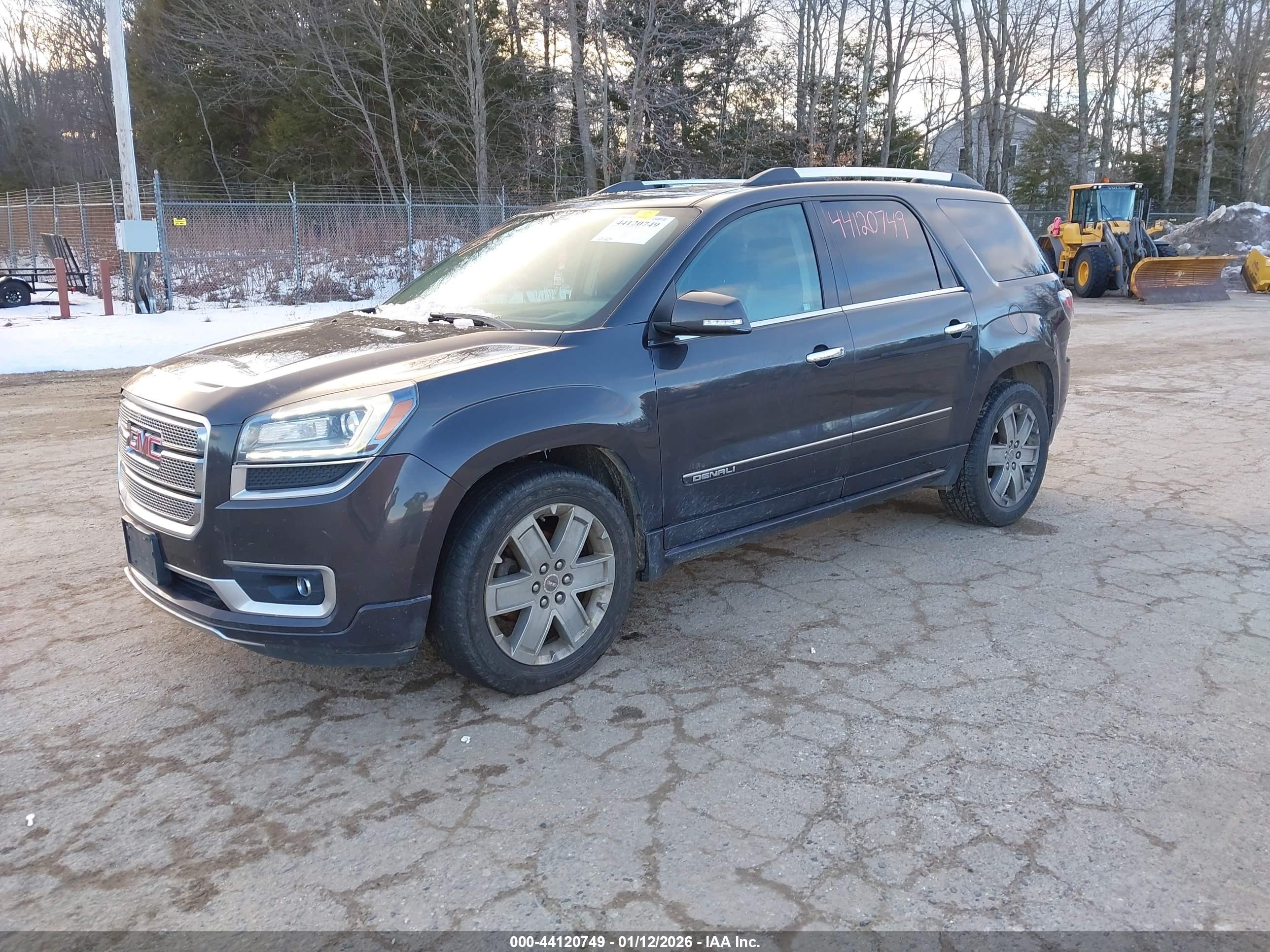 GMC ACADIA image 2