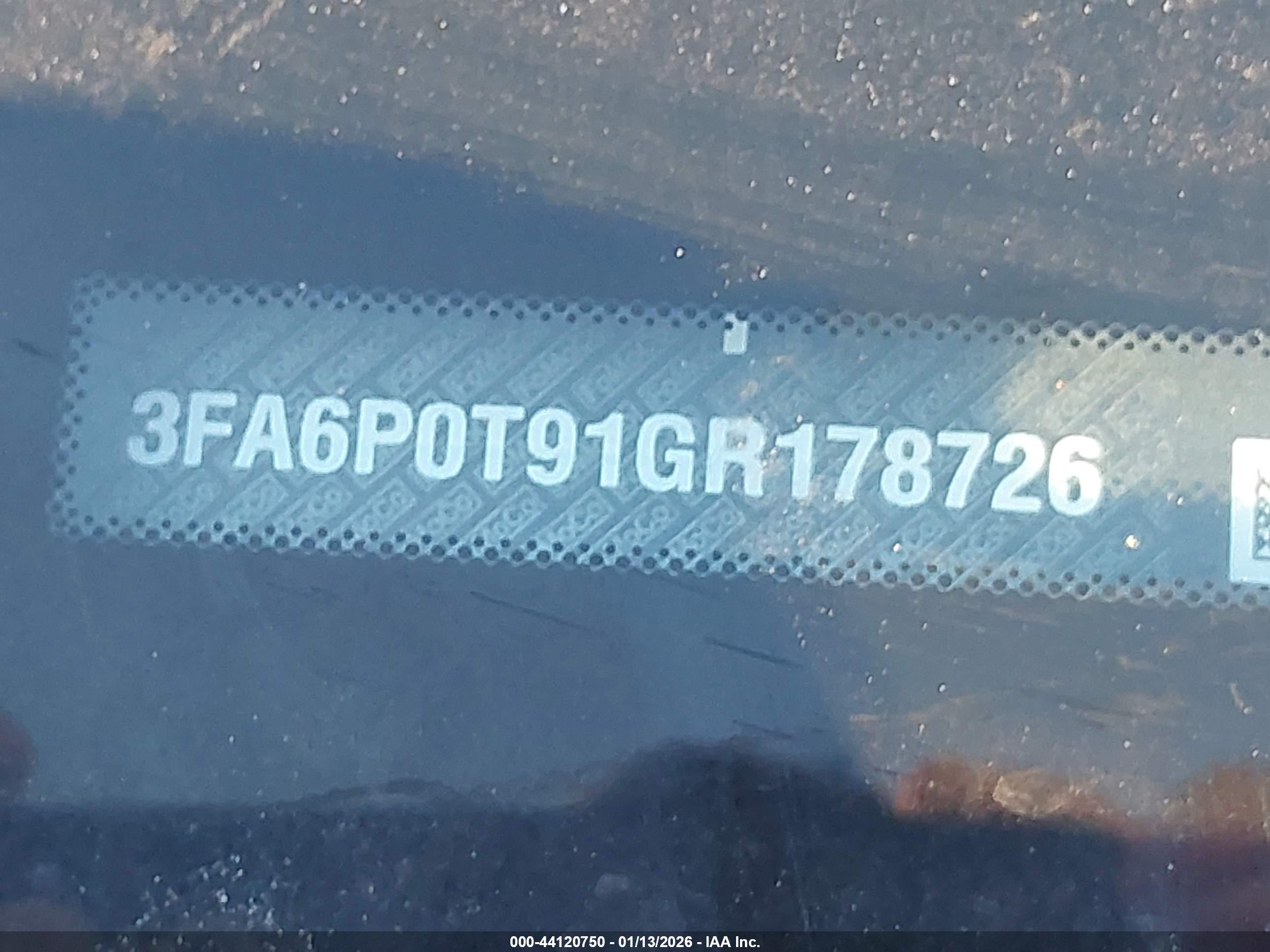 FORD FUSION image 9