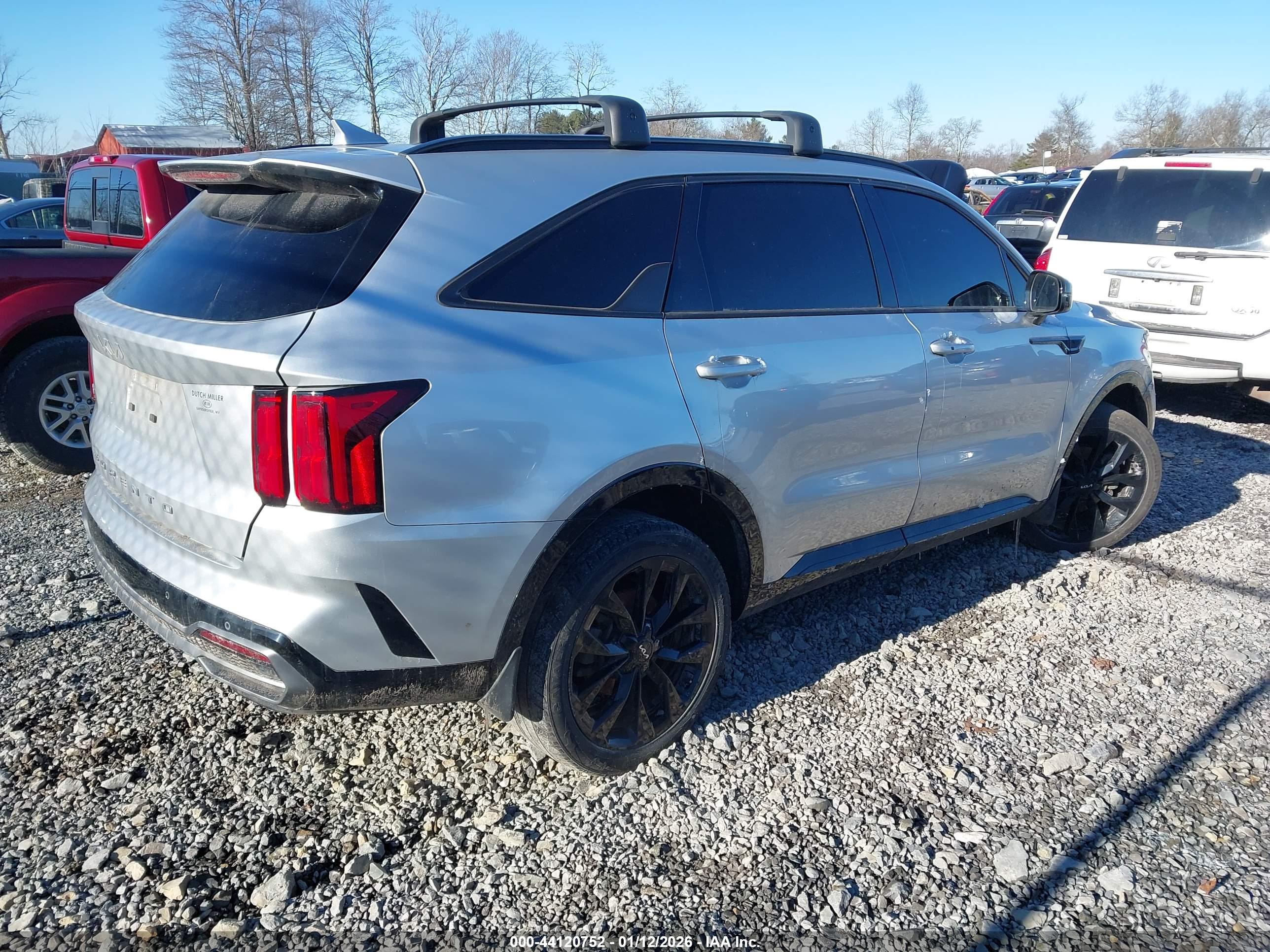 KIA SORENTO image 4
