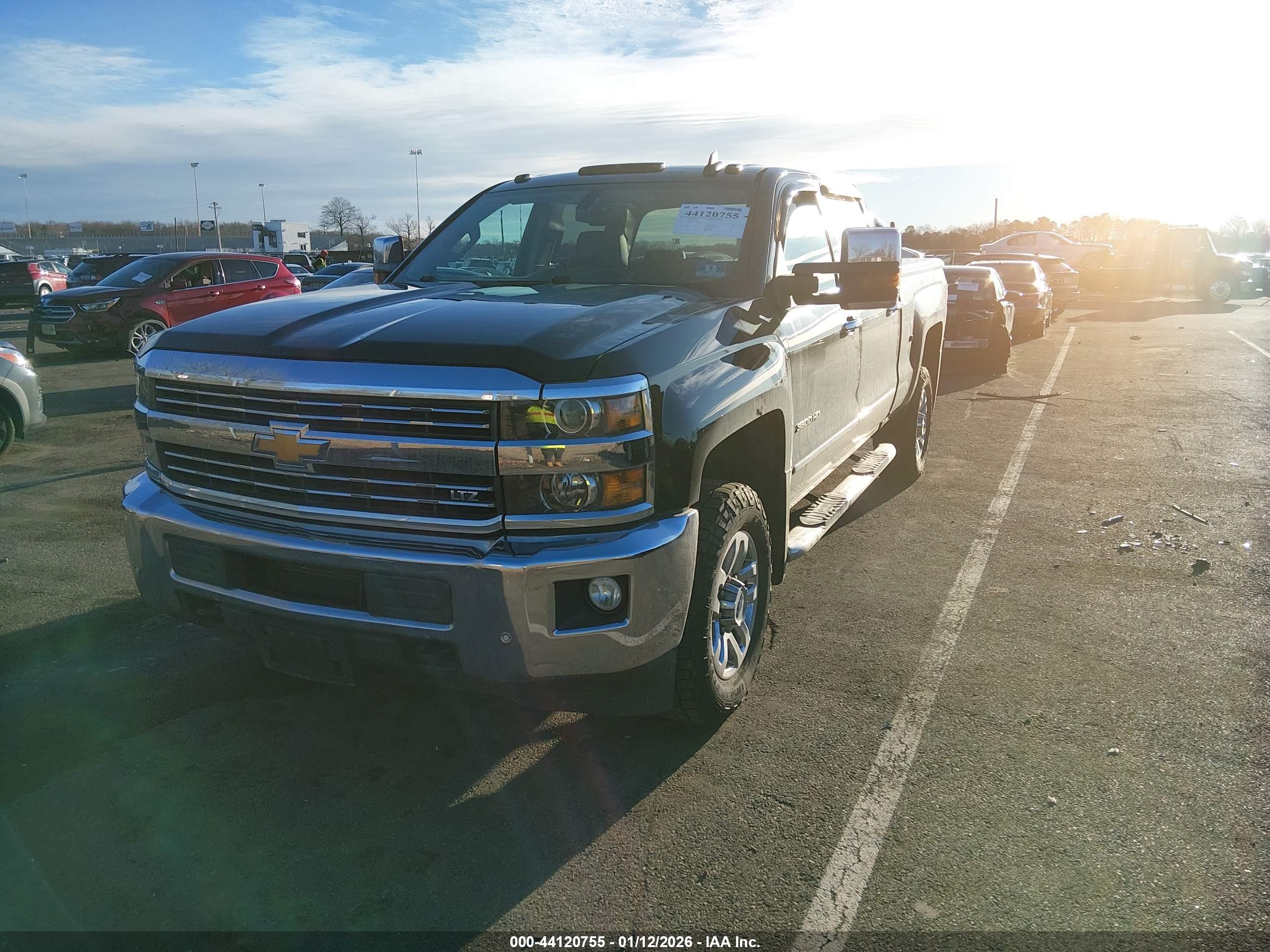 CHEVROLET SILVERADO image 2