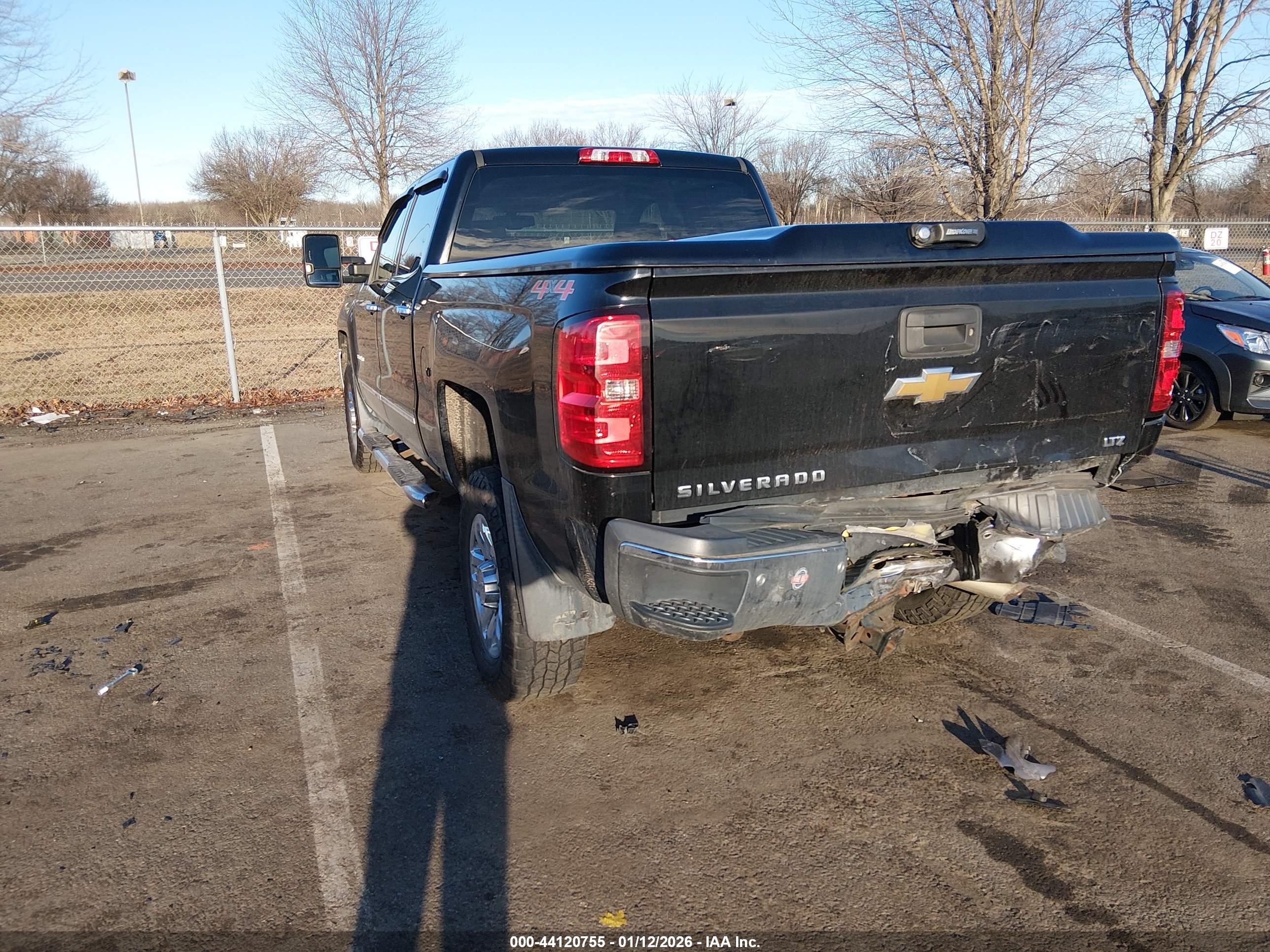 CHEVROLET SILVERADO image 3