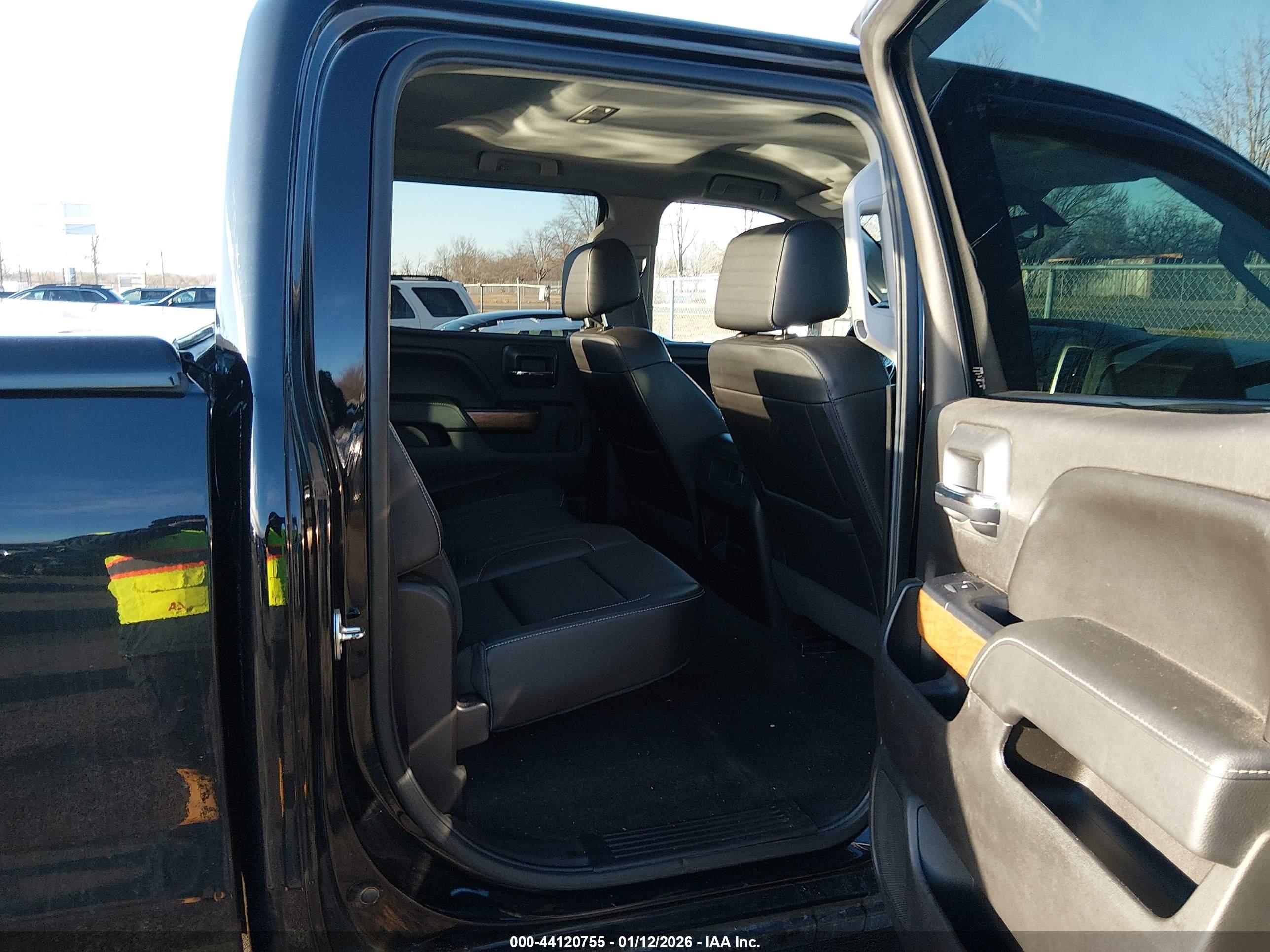 CHEVROLET SILVERADO image 8