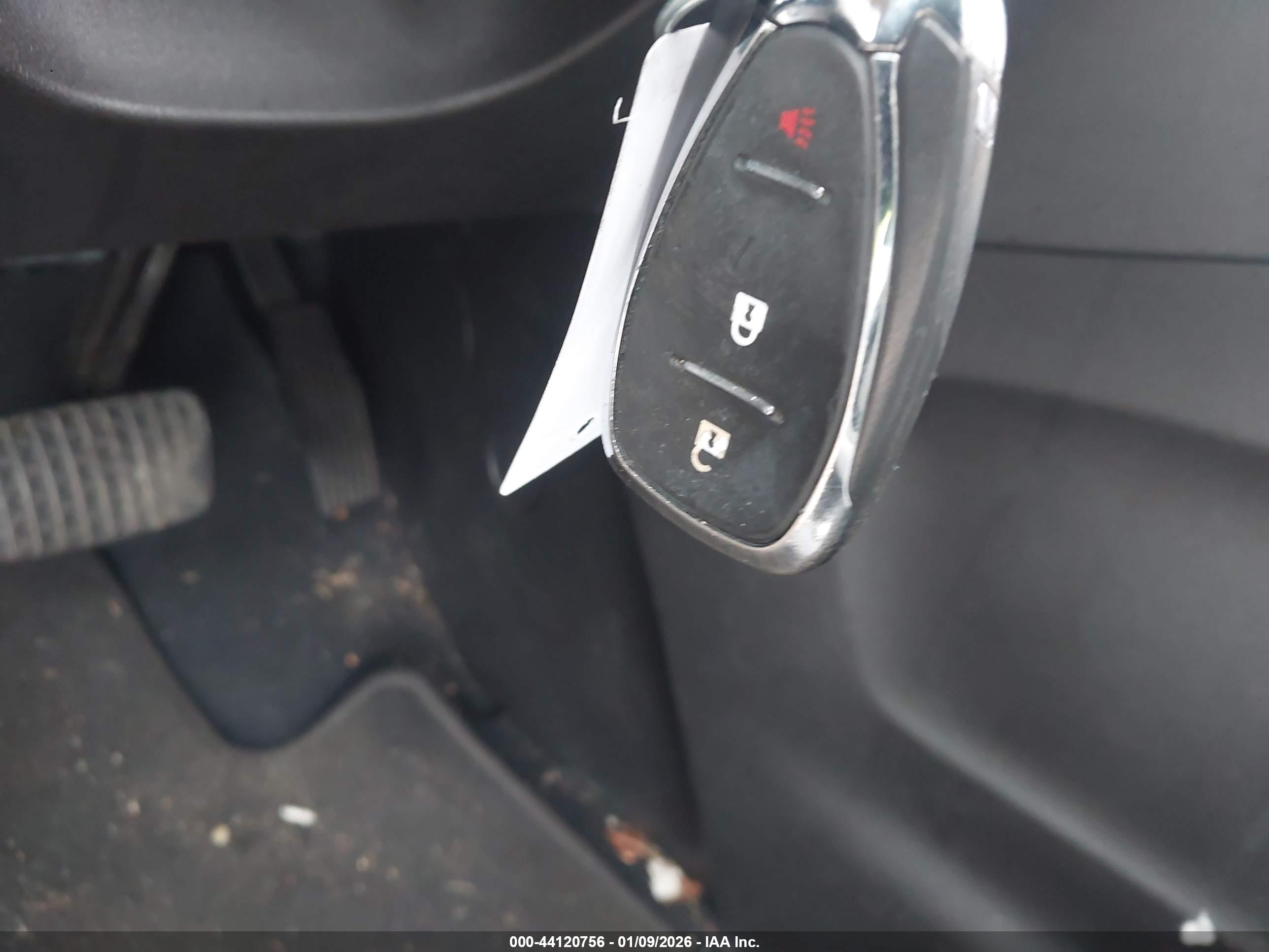 CHEVROLET EQUINOX image 11
