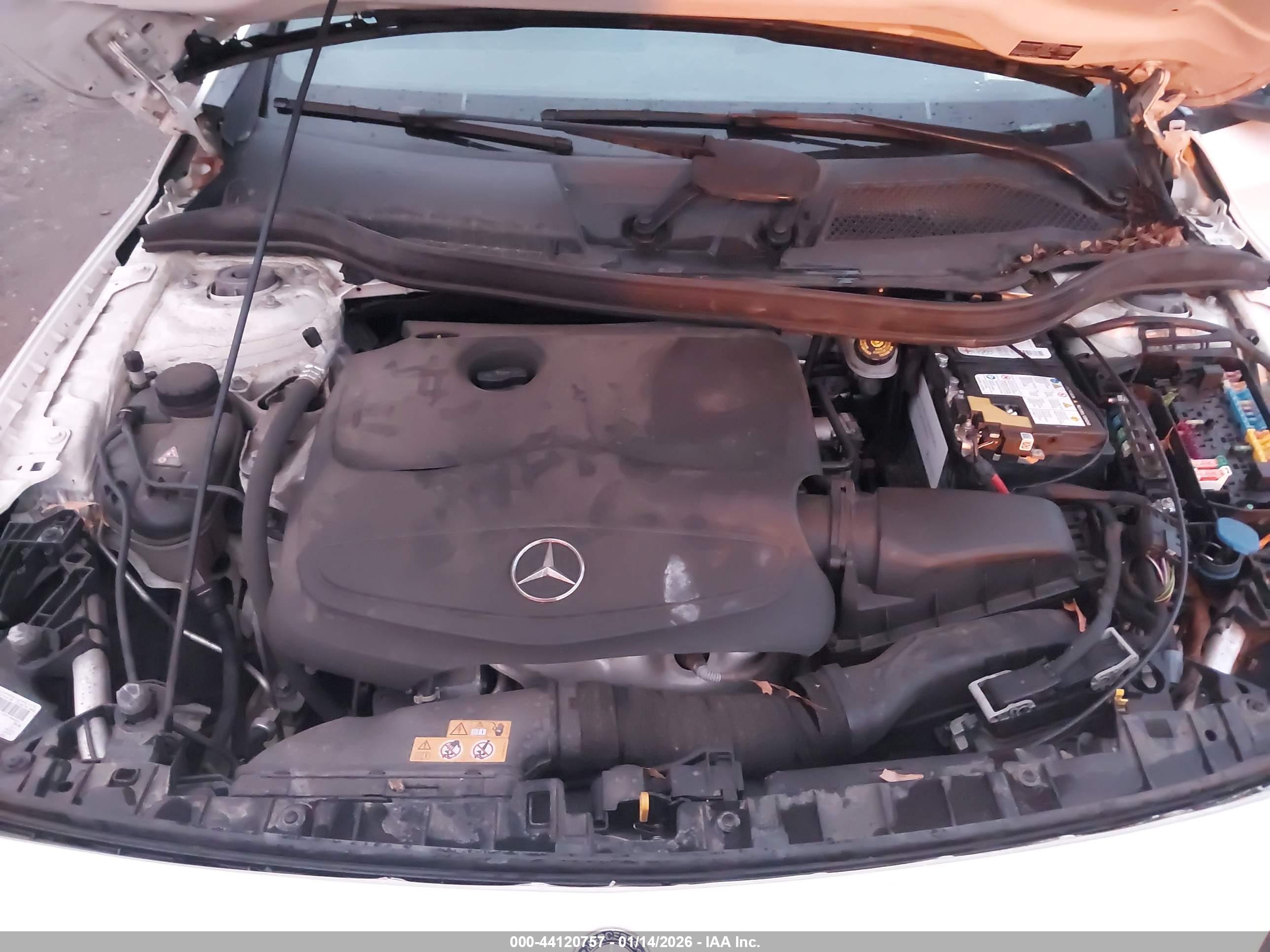 MERCEDES-BENZ GLA image 10