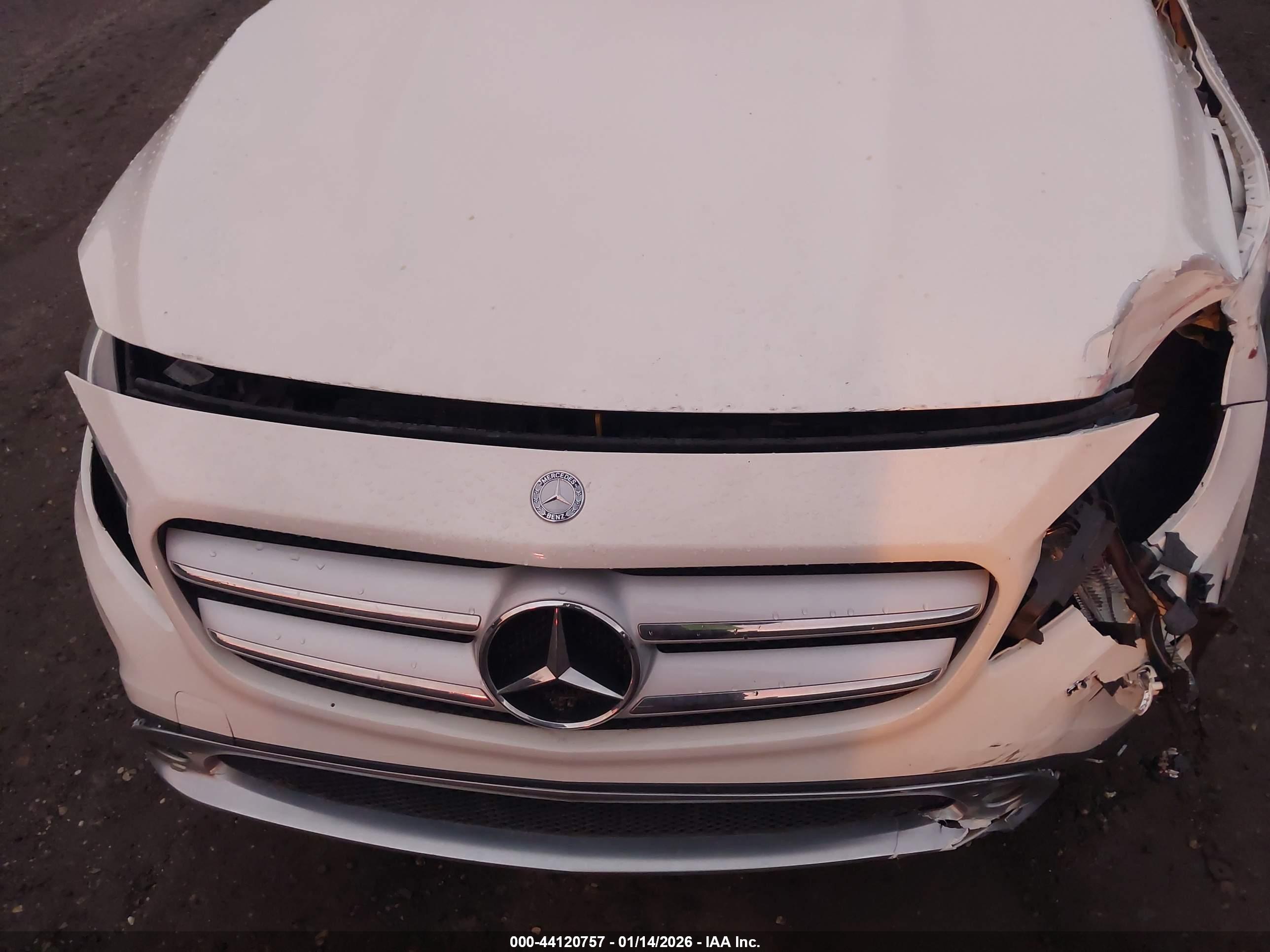 MERCEDES-BENZ GLA image 6