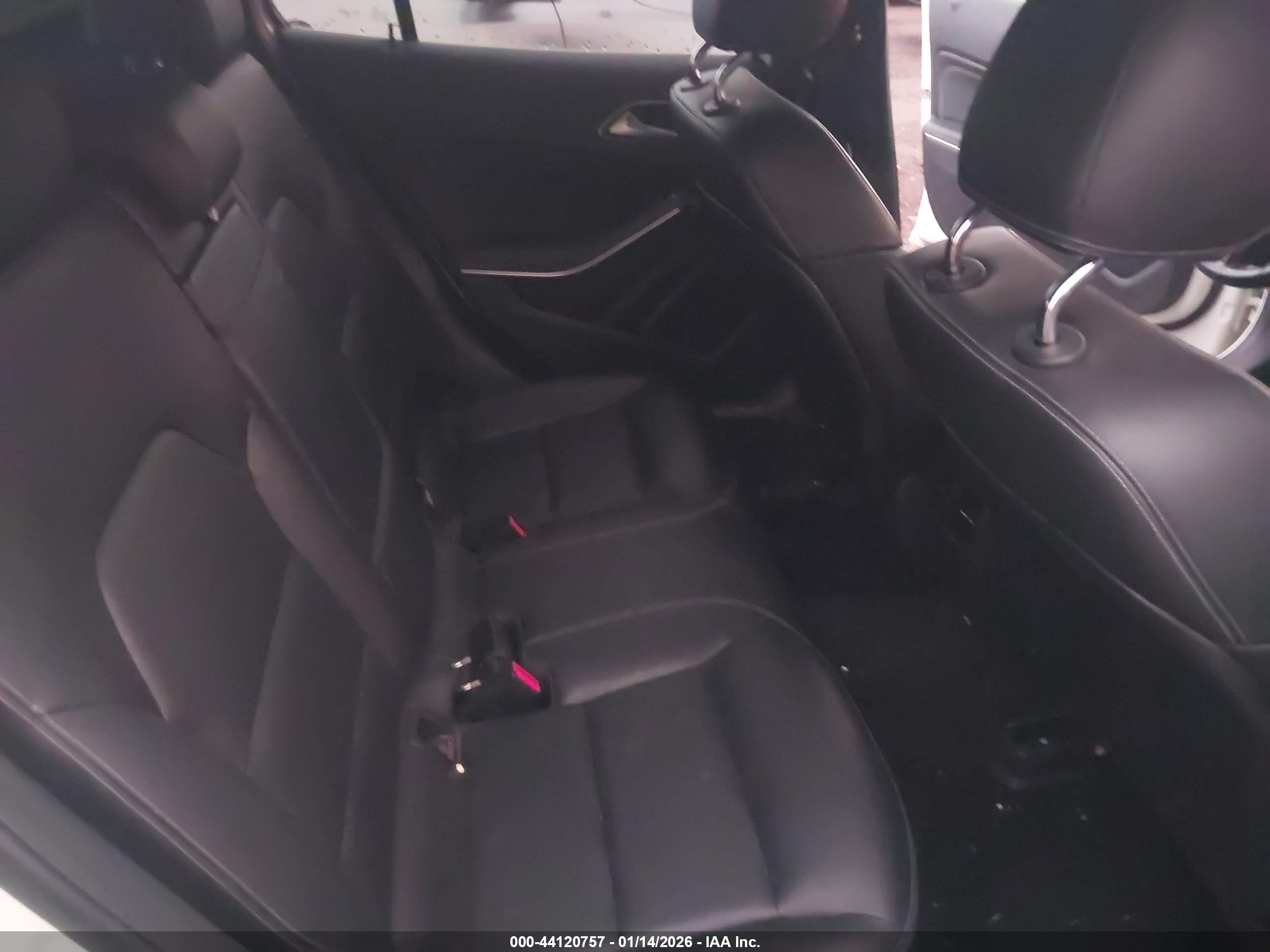 MERCEDES-BENZ GLA image 8