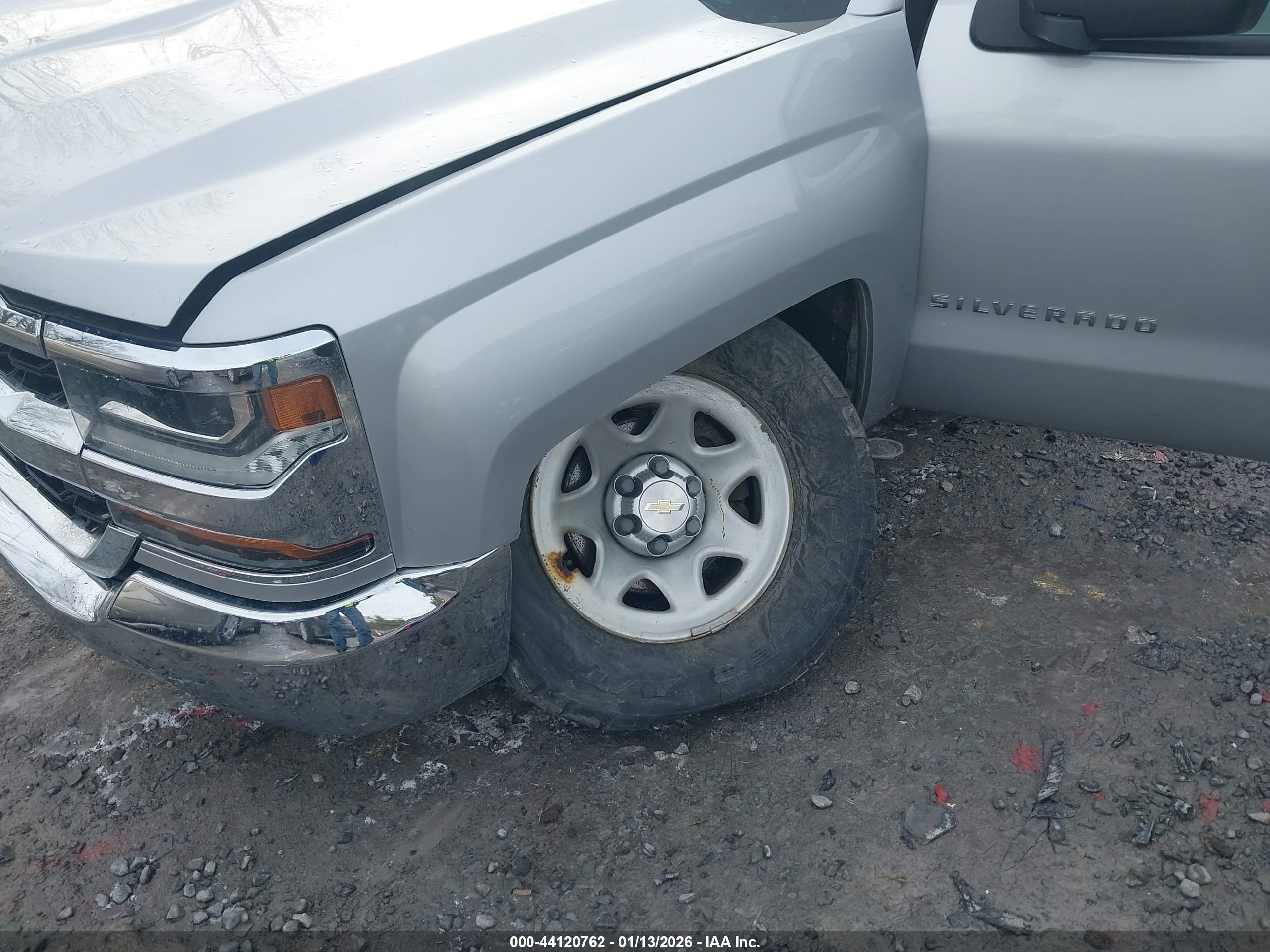 CHEVROLET SILVERADO image 6