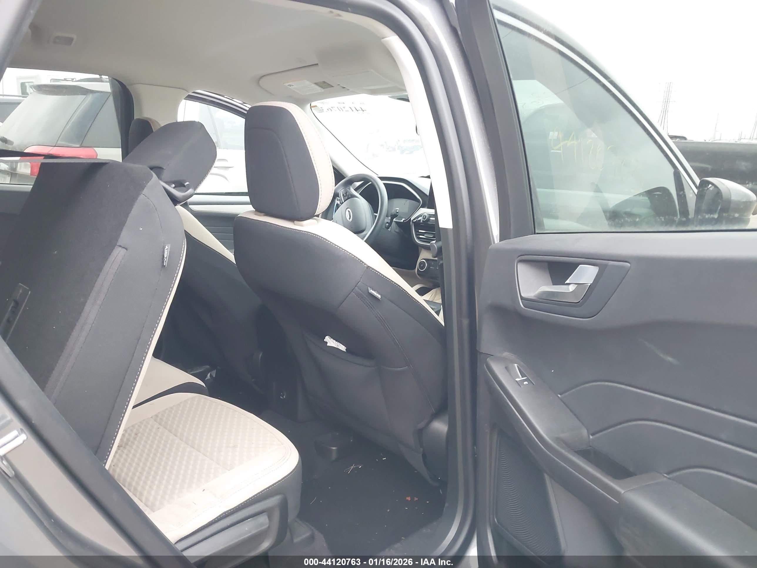 FORD ESCAPE image 8