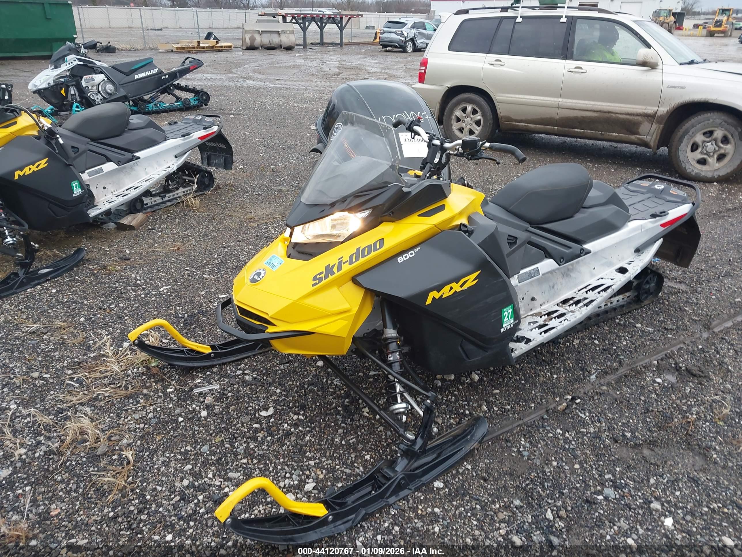 SKI-DOO MX image 2