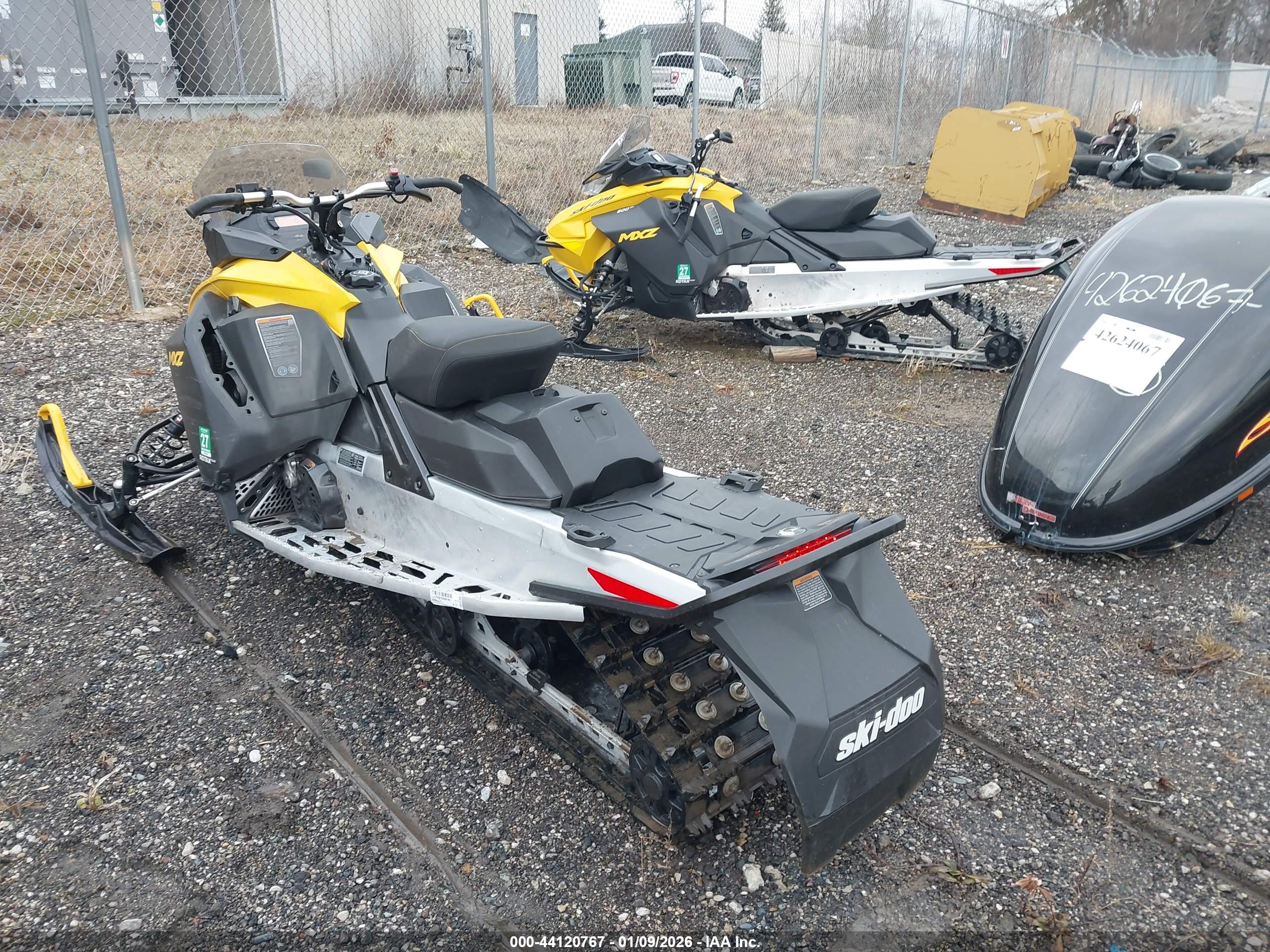 SKI-DOO MX image 3