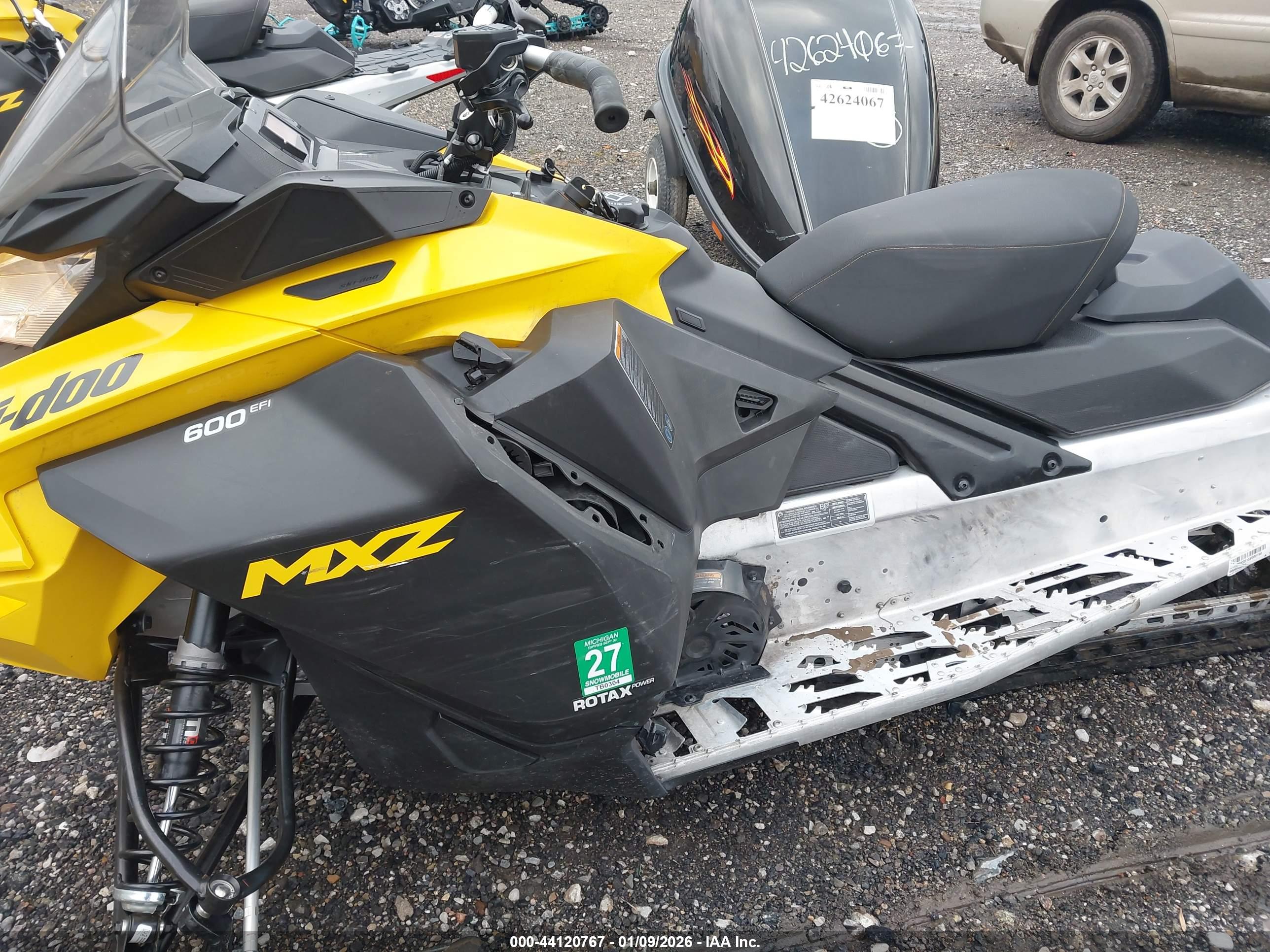 SKI-DOO MX image 6