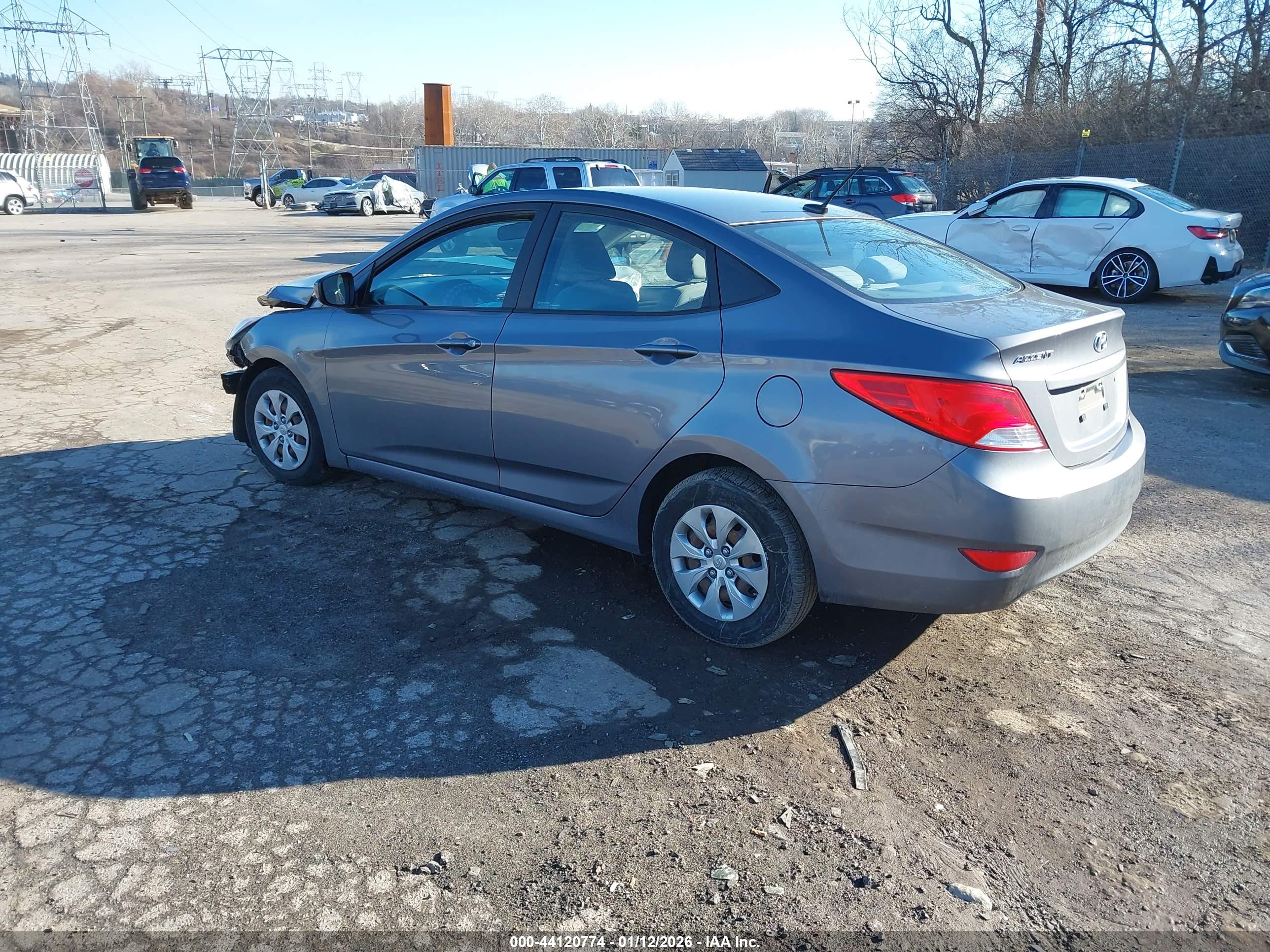 HYUNDAI ACCENT image 3