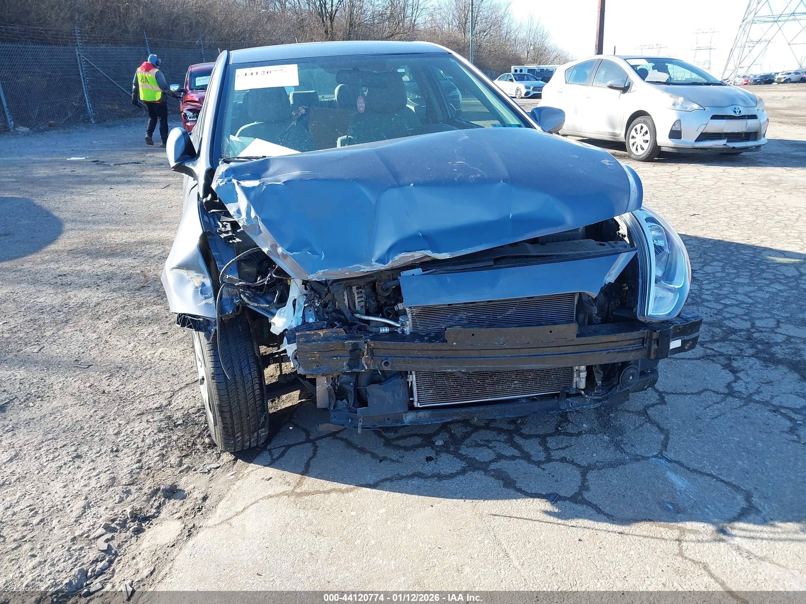 HYUNDAI ACCENT image 6