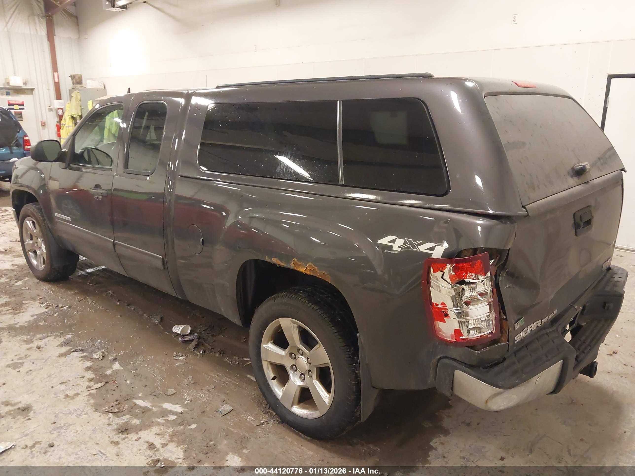 GMC SIERRA image 3