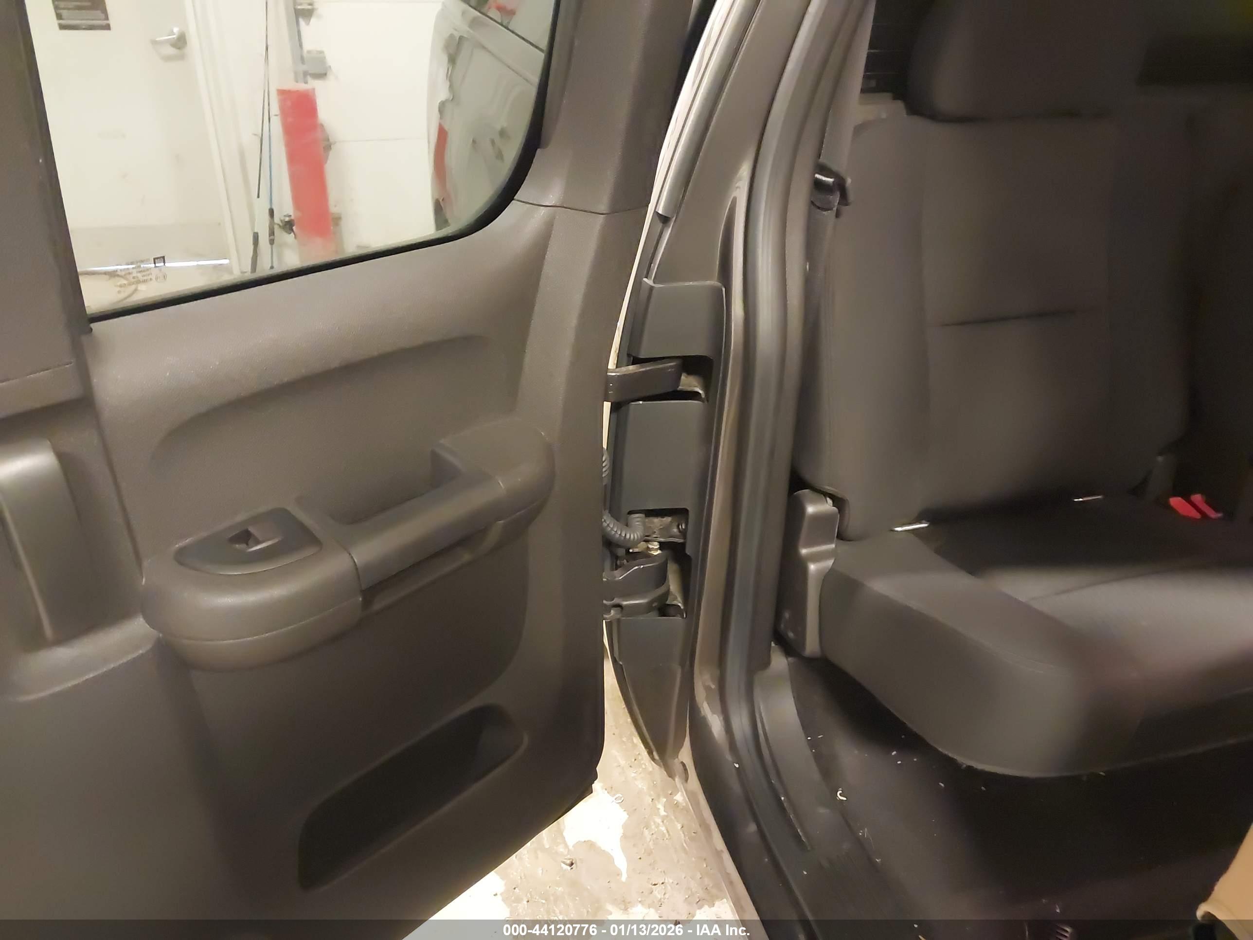GMC SIERRA image 8