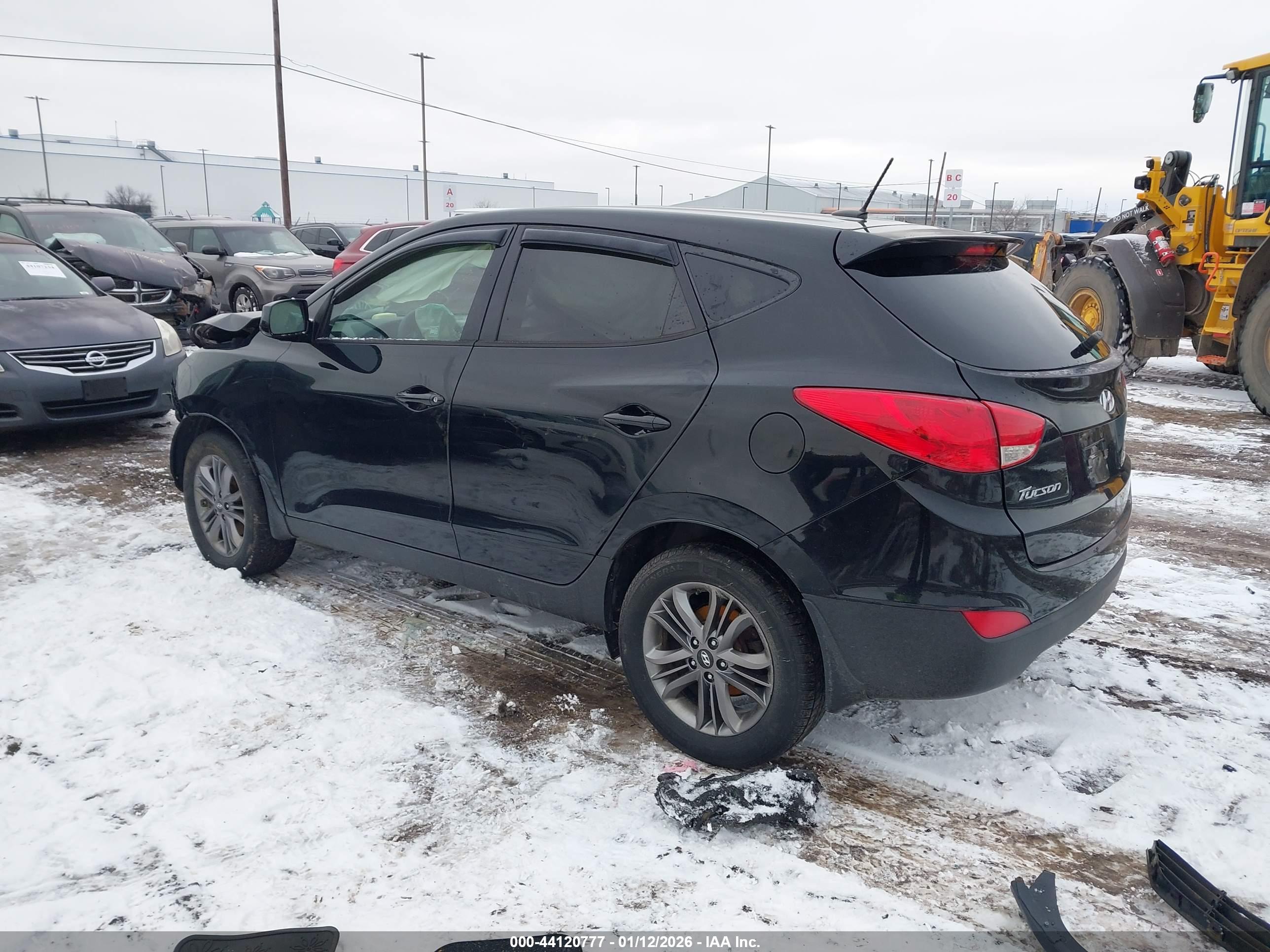 HYUNDAI TUCSON image 3