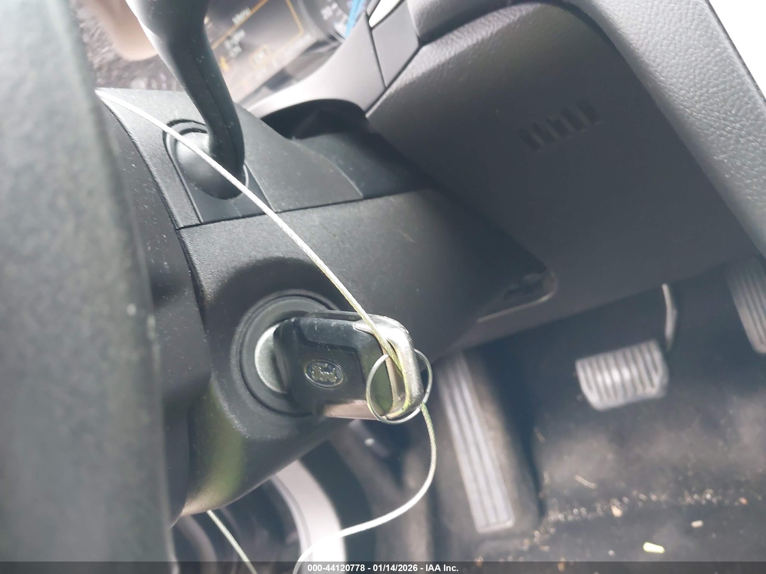 FORD FUSION image 11