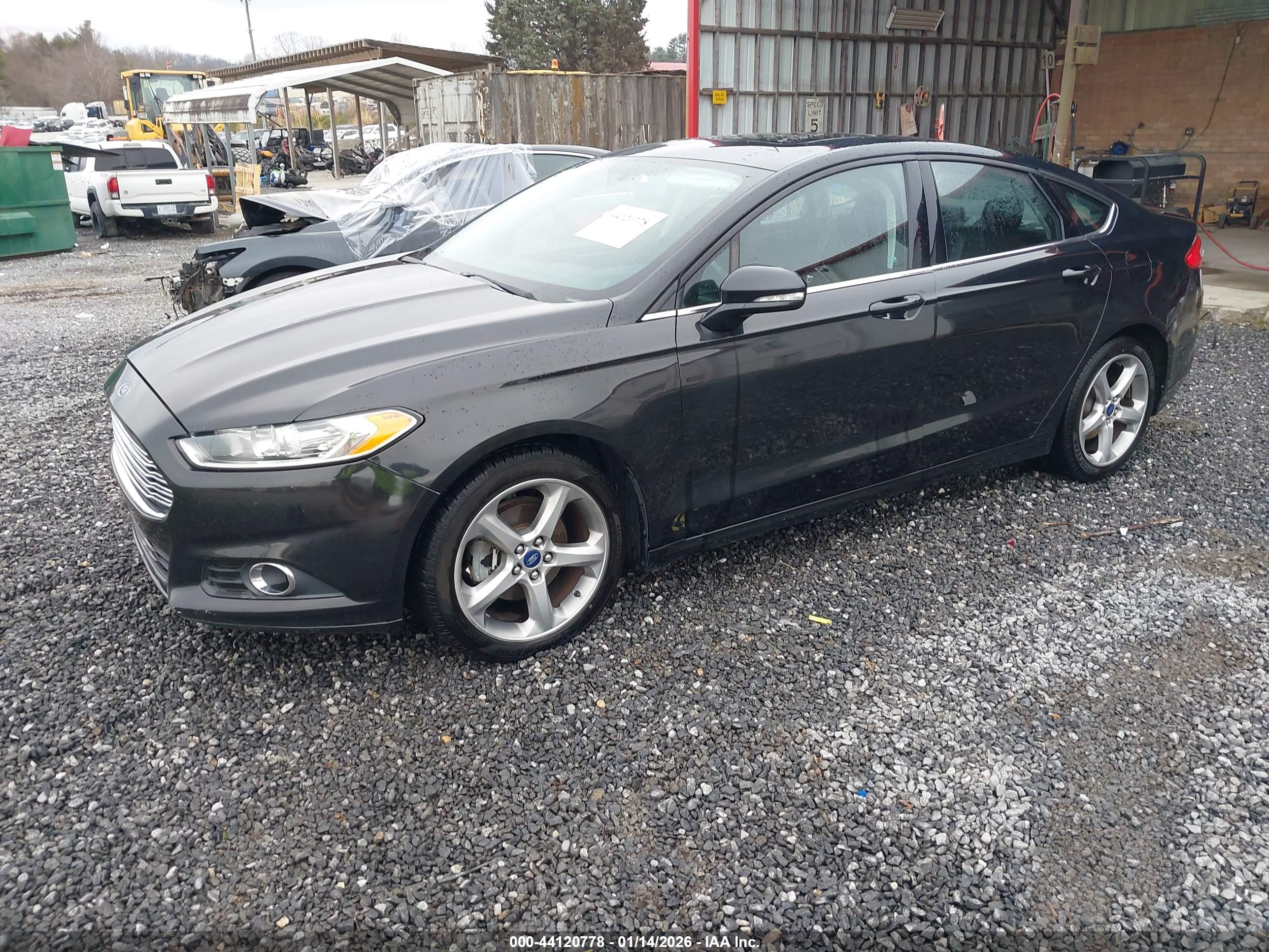 FORD FUSION image 2