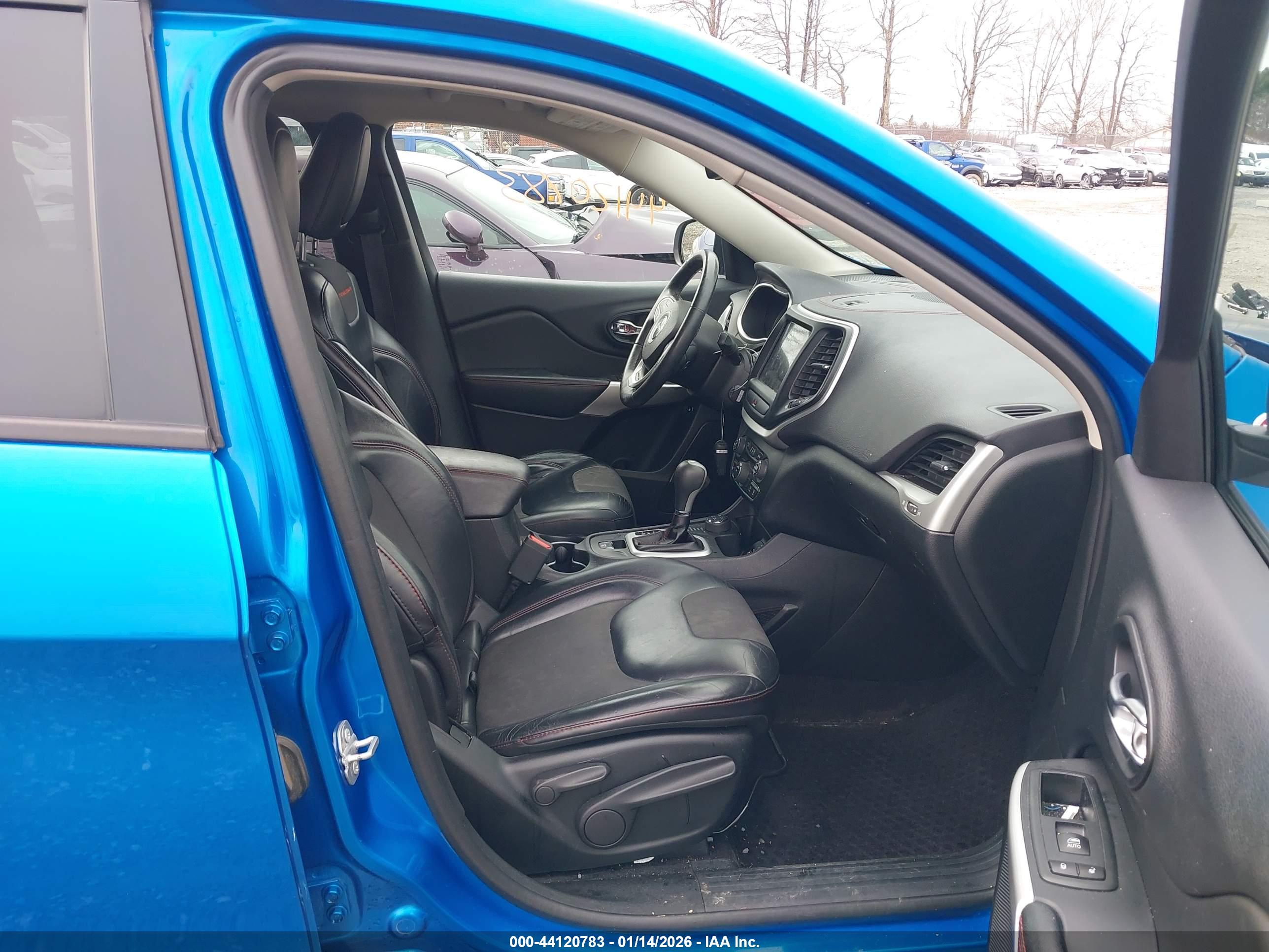 JEEP CHEROKEE image 5