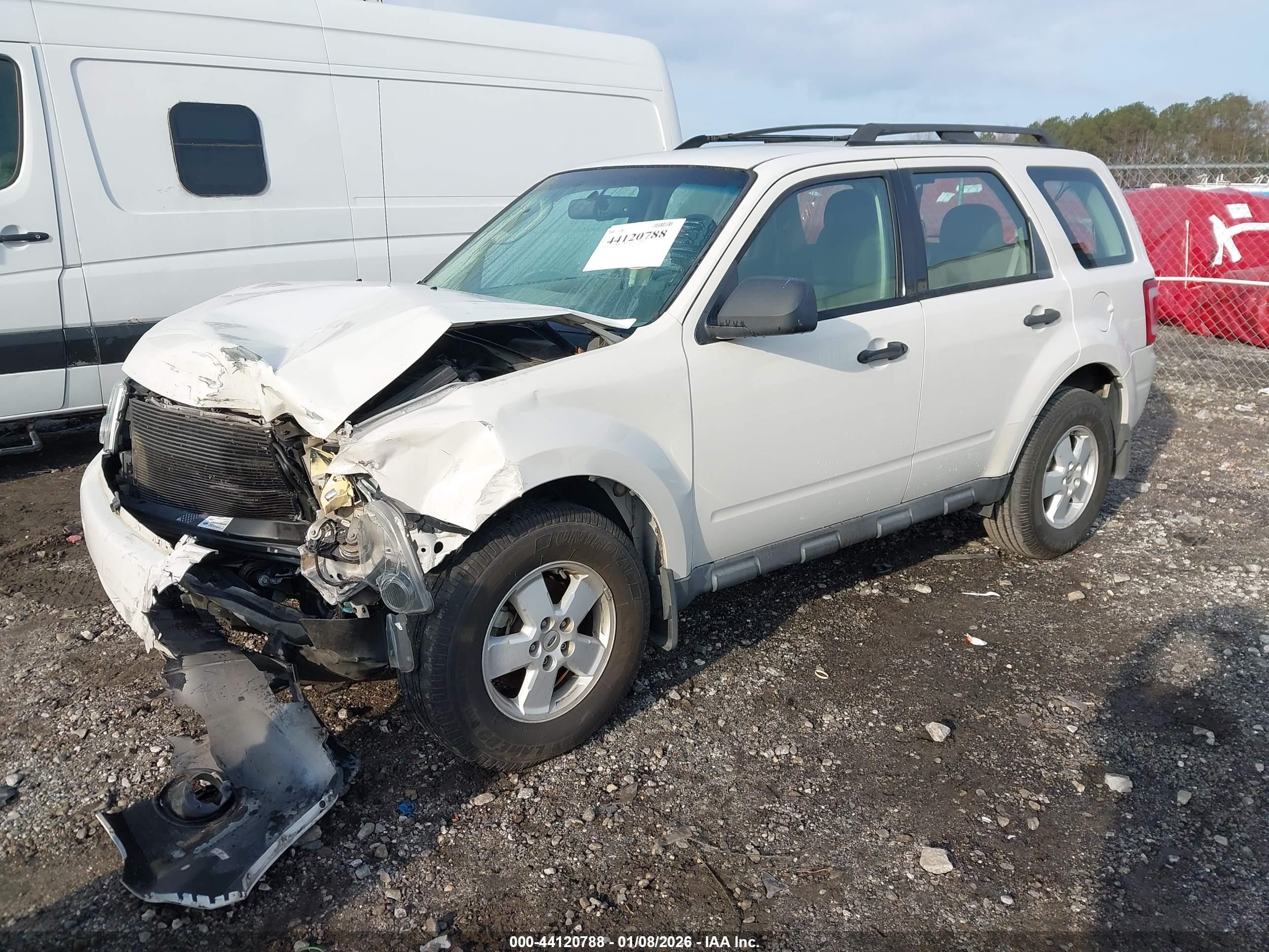 FORD ESCAPE image 2